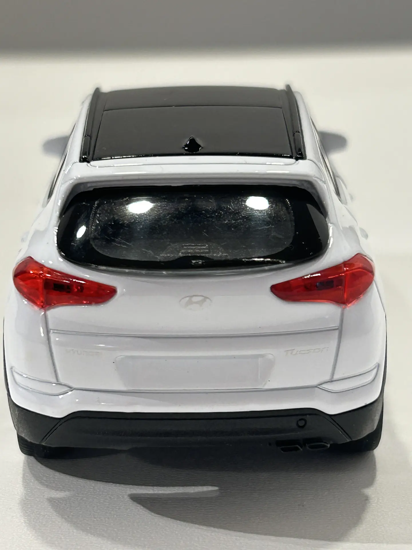 Auto Hyundai Tucson SUV | Welly 1:32 Coleccionable 7