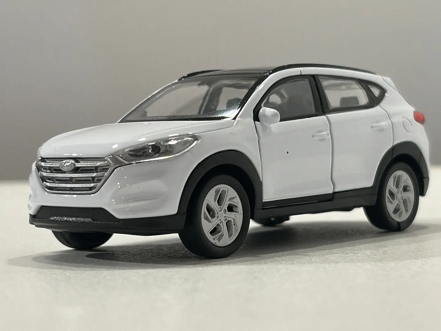 Auto Hyundai Tucson SUV | Welly 1:32 Coleccionable 2