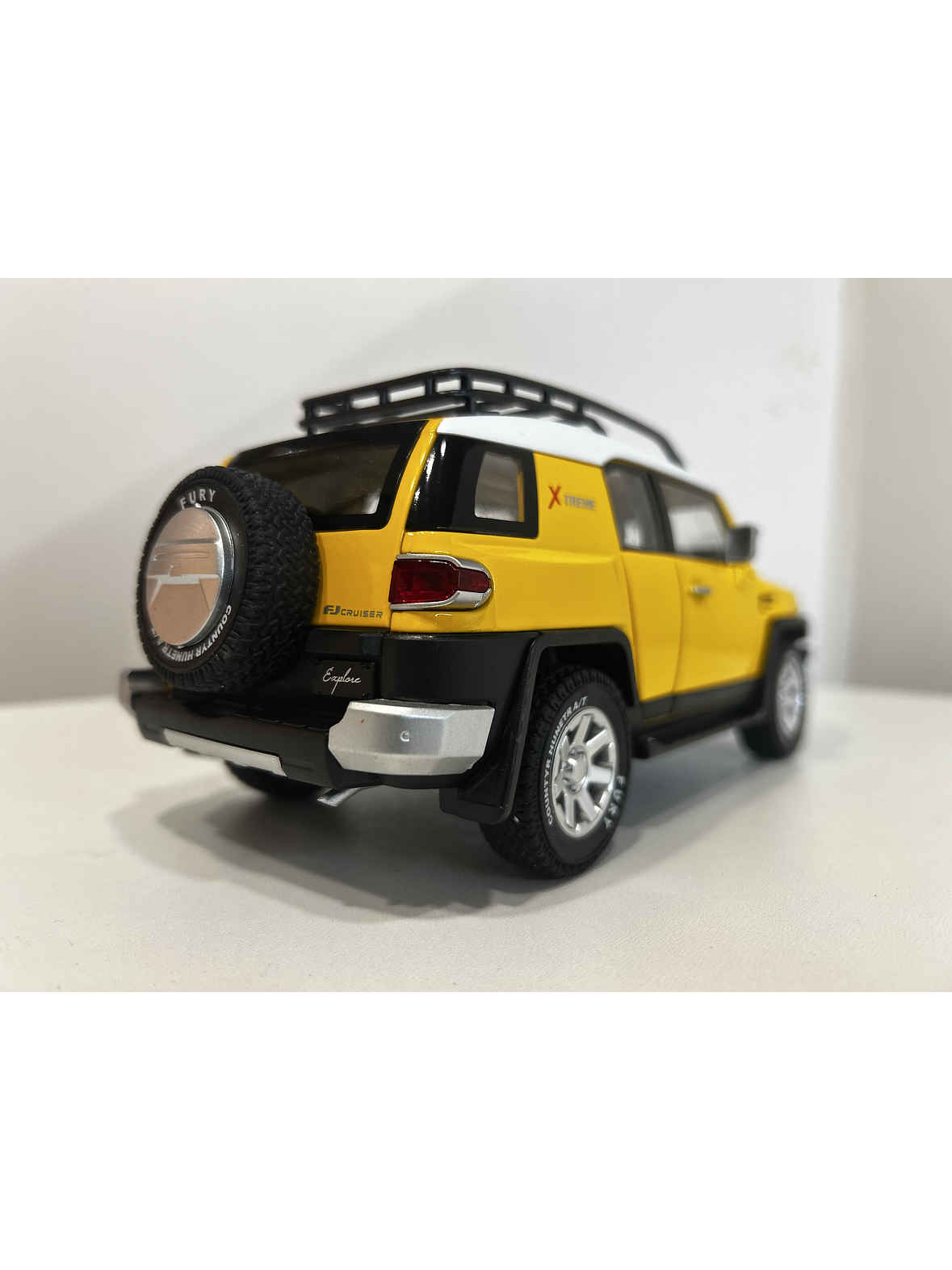 Toyota FJ Cruiser Off Road SUV 1:24 – Modelo a Escala Diecast Coleccionable 9