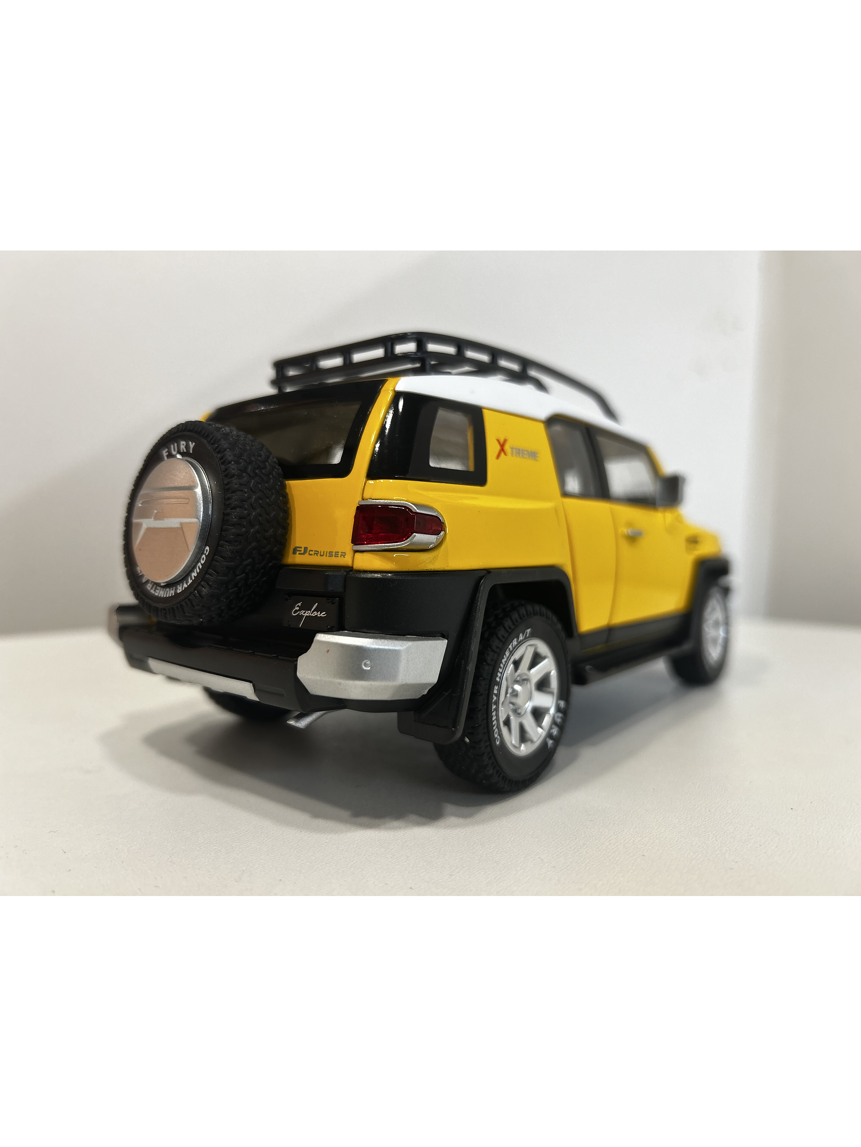 Toyota FJ Cruiser Off Road SUV 1:24 – Modelo a Escala Diecast Coleccionable 9
