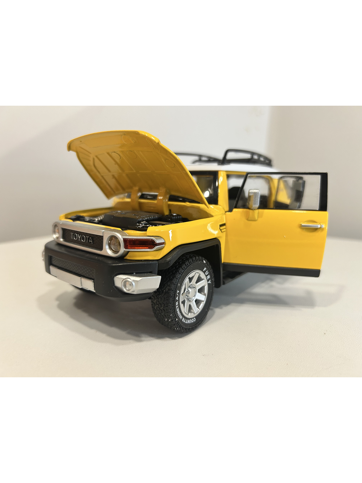 Toyota FJ Cruiser Off Road SUV 1:24 – Modelo a Escala Diecast Coleccionable 4