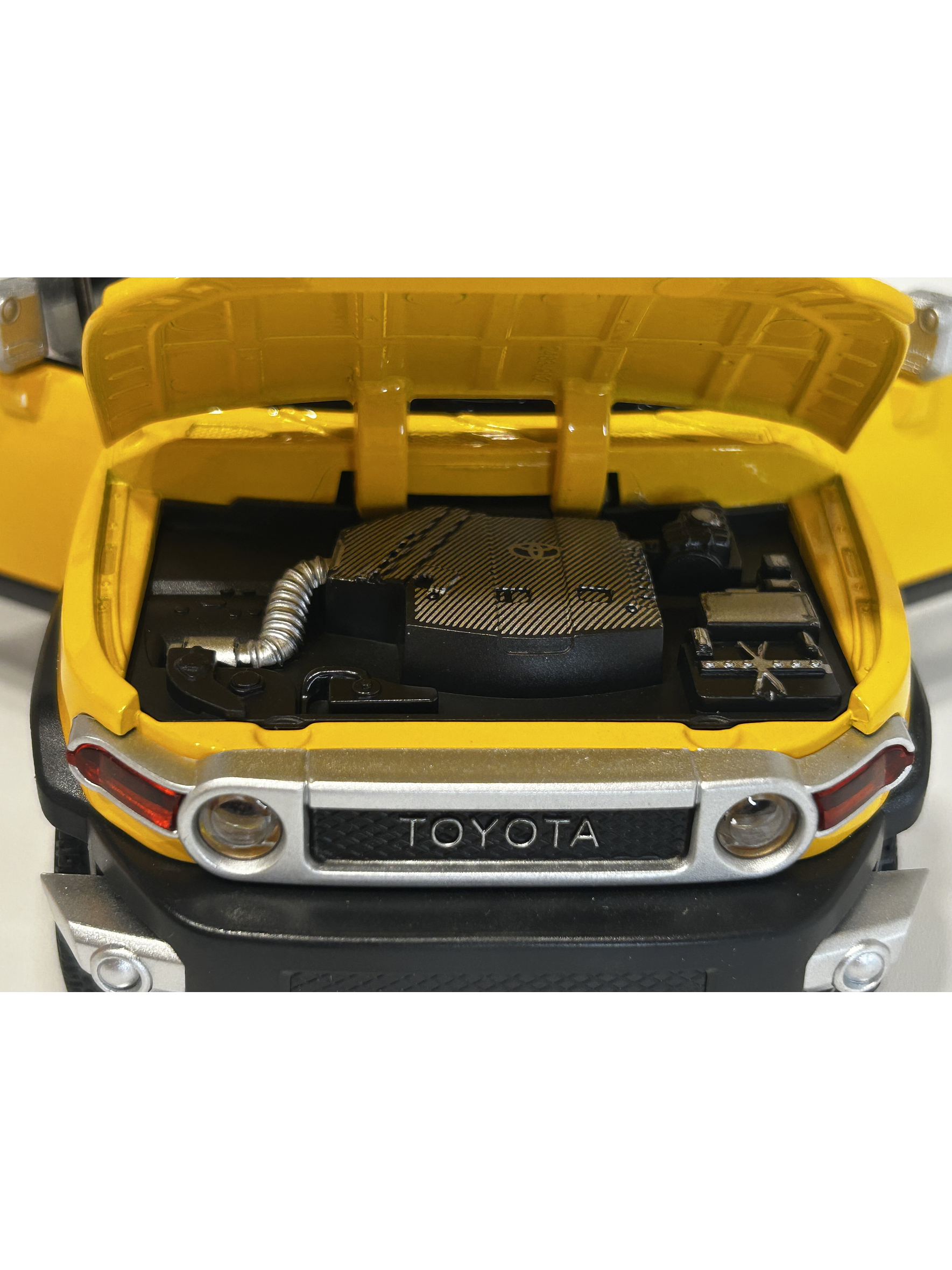 Toyota FJ Cruiser Off Road SUV 1:24 – Modelo a Escala Diecast Coleccionable 5