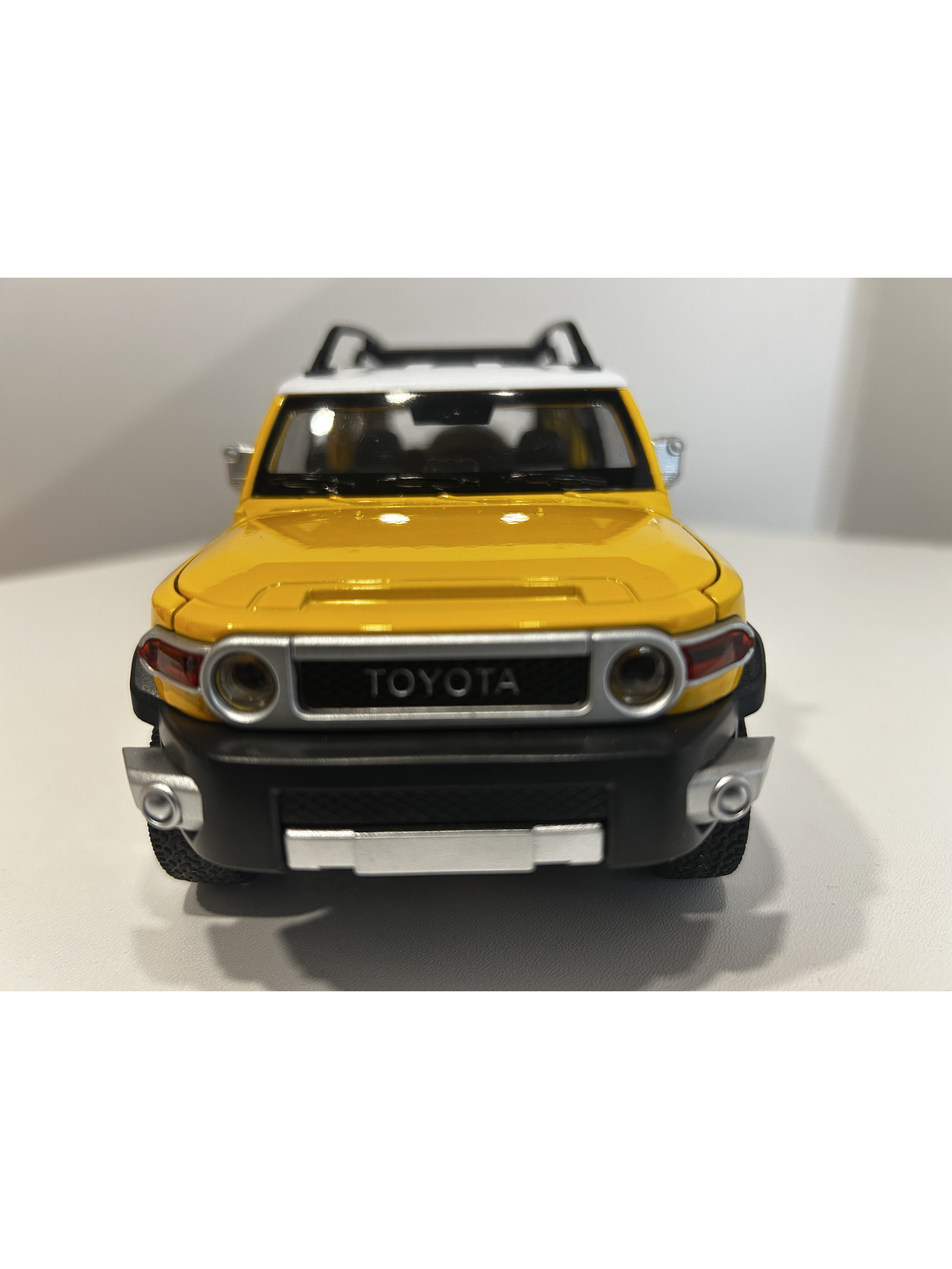 Toyota FJ Cruiser Off Road SUV 1:24 – Modelo a Escala Diecast Coleccionable 2