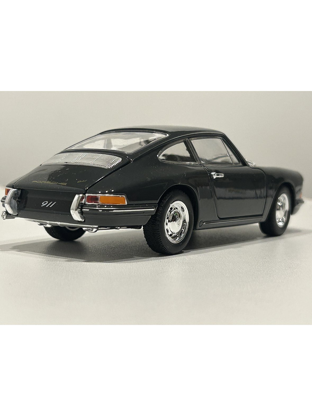 Porsche 911 Clásico 1964 – Modelo a Escala 1:24 Welly Diecast Coleccionable 6