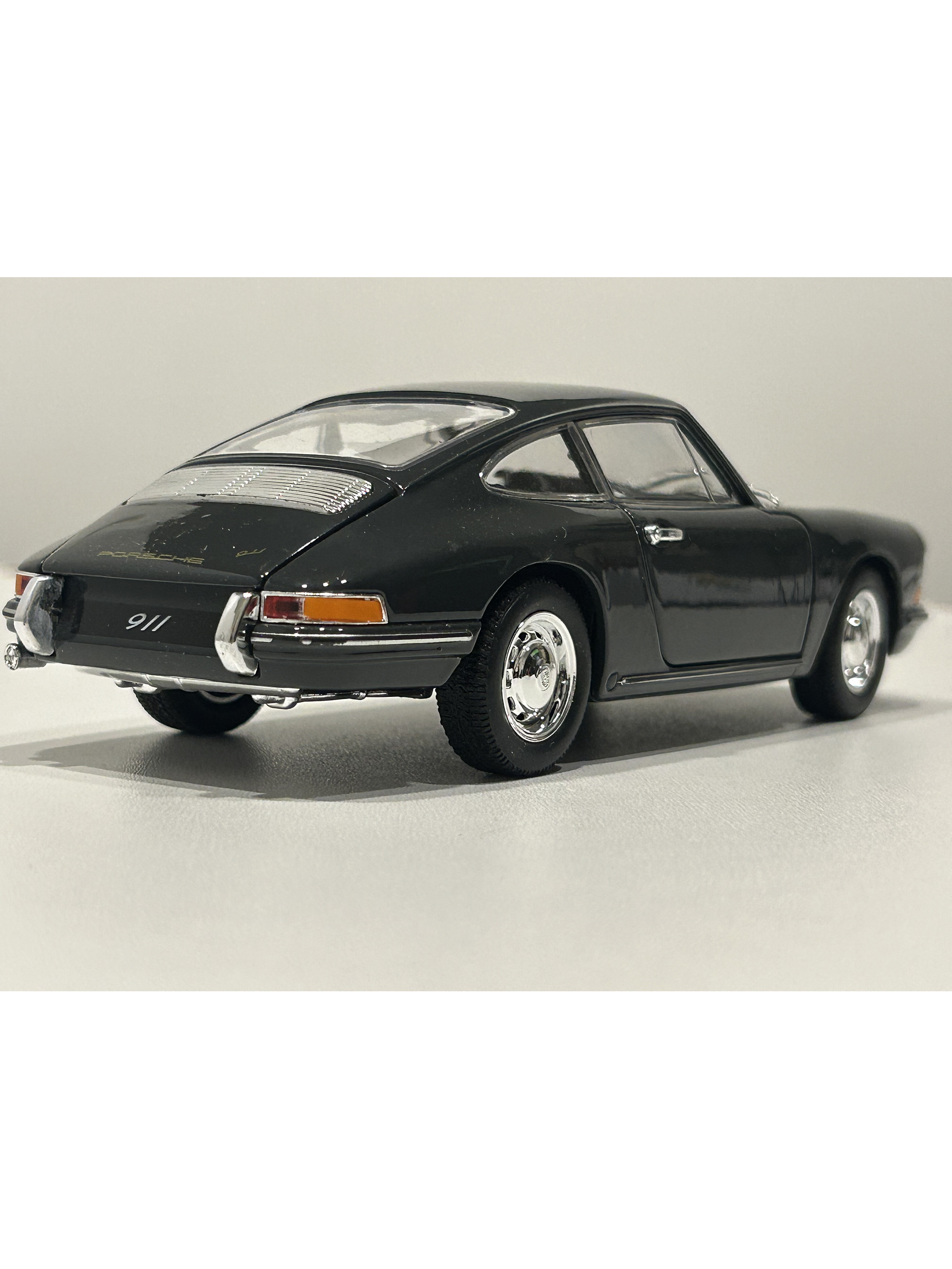 Porsche 911 Clásico 1964 – Modelo a Escala 1:24 Welly Diecast Coleccionable 6