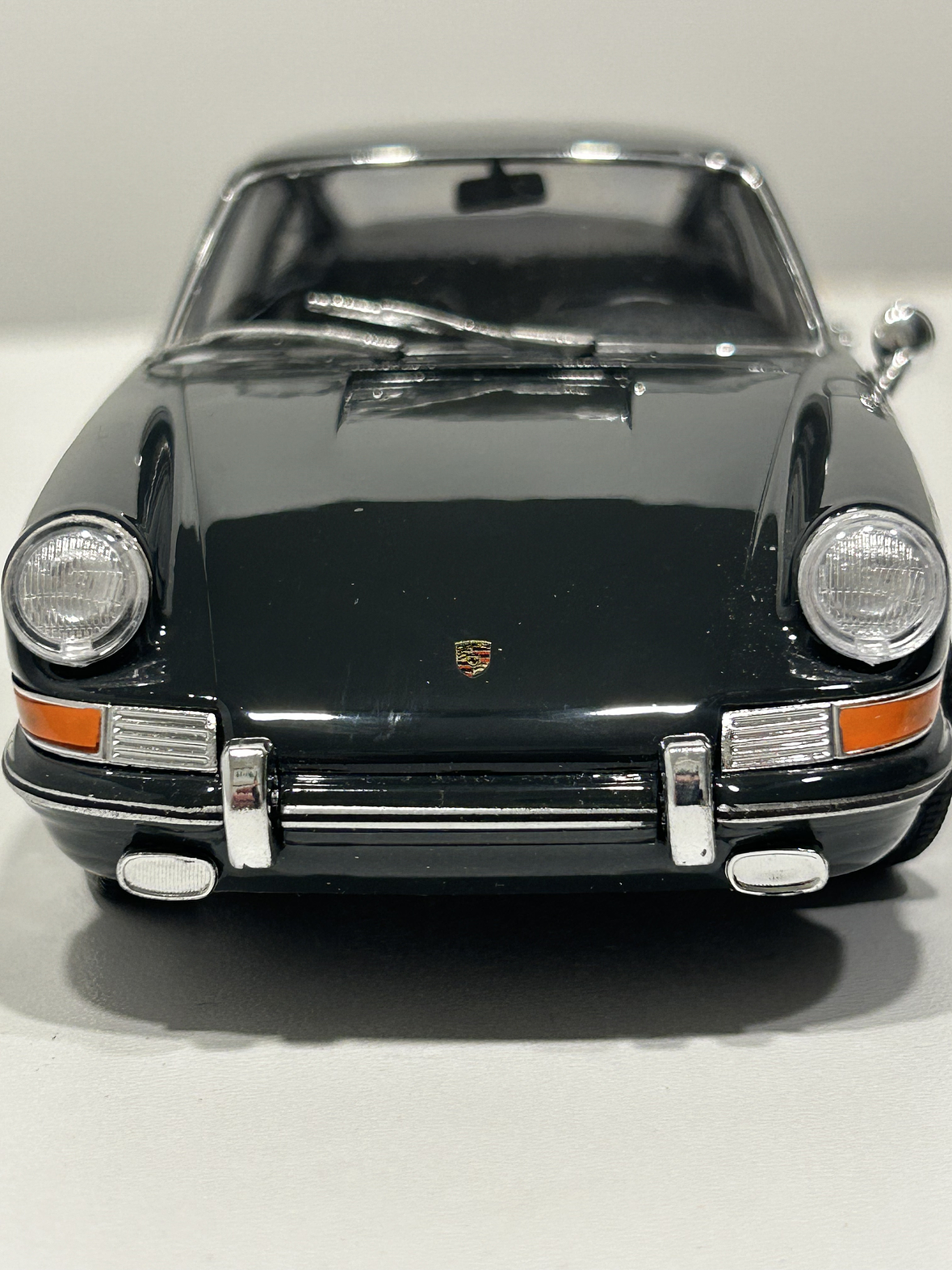 Porsche 911 Clásico 1964 – Modelo a Escala 1:24 Welly Diecast Coleccionable 3