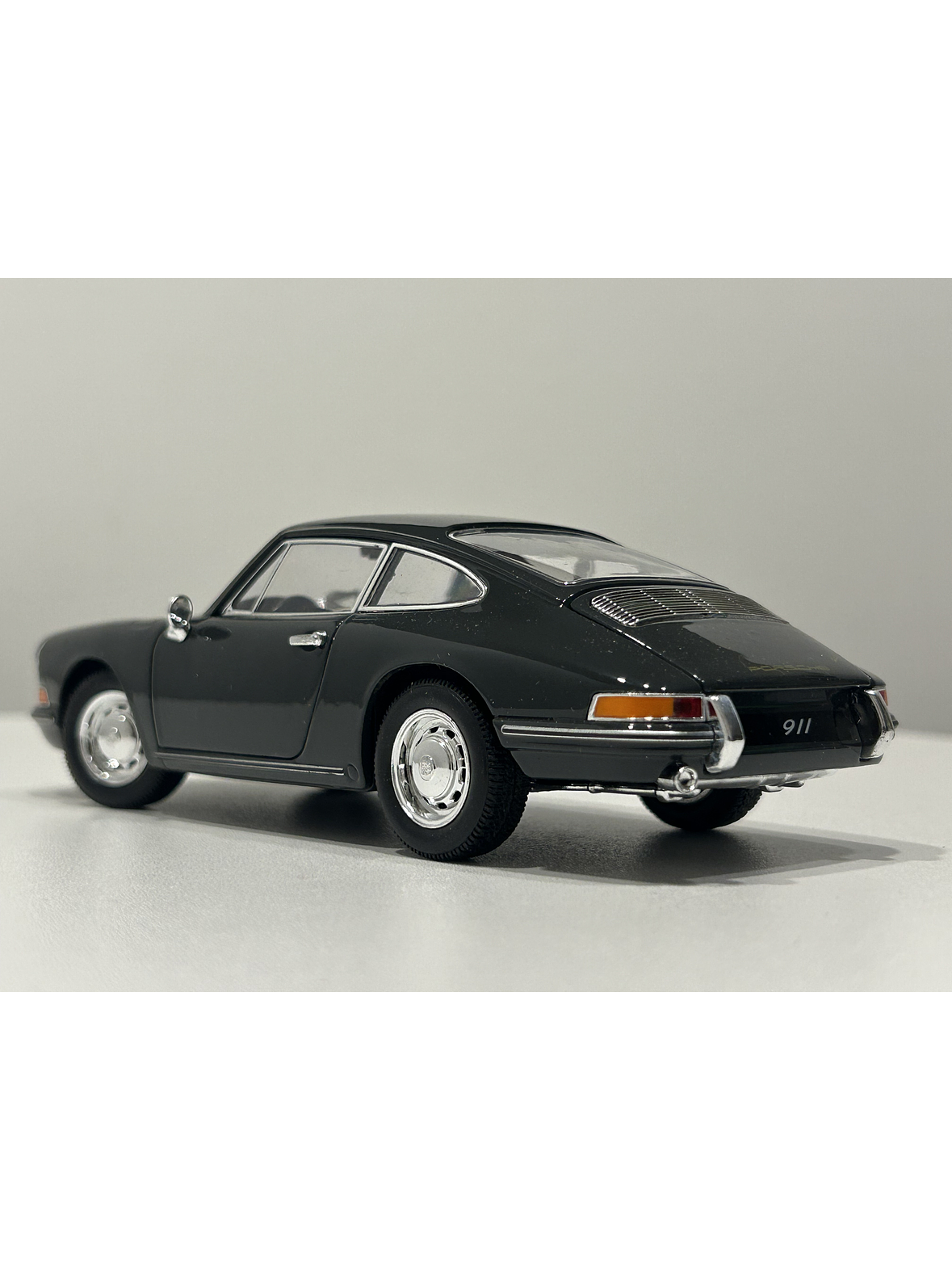 Porsche 911 Clásico 1964 – Modelo a Escala 1:24 Welly Diecast Coleccionable 8