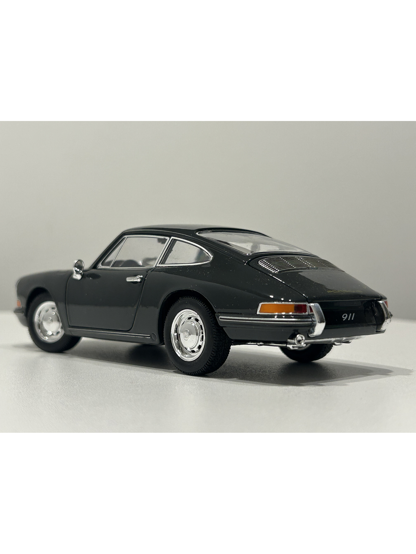 Porsche 911 Clásico 1964 – Modelo a Escala 1:24 Welly Diecast Coleccionable 8
