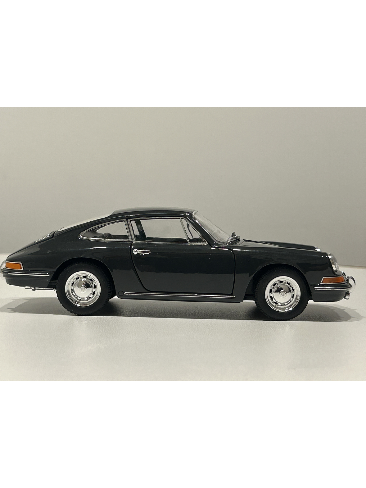 Porsche 911 Clásico 1964 – Modelo a Escala 1:24 Welly Diecast Coleccionable 5