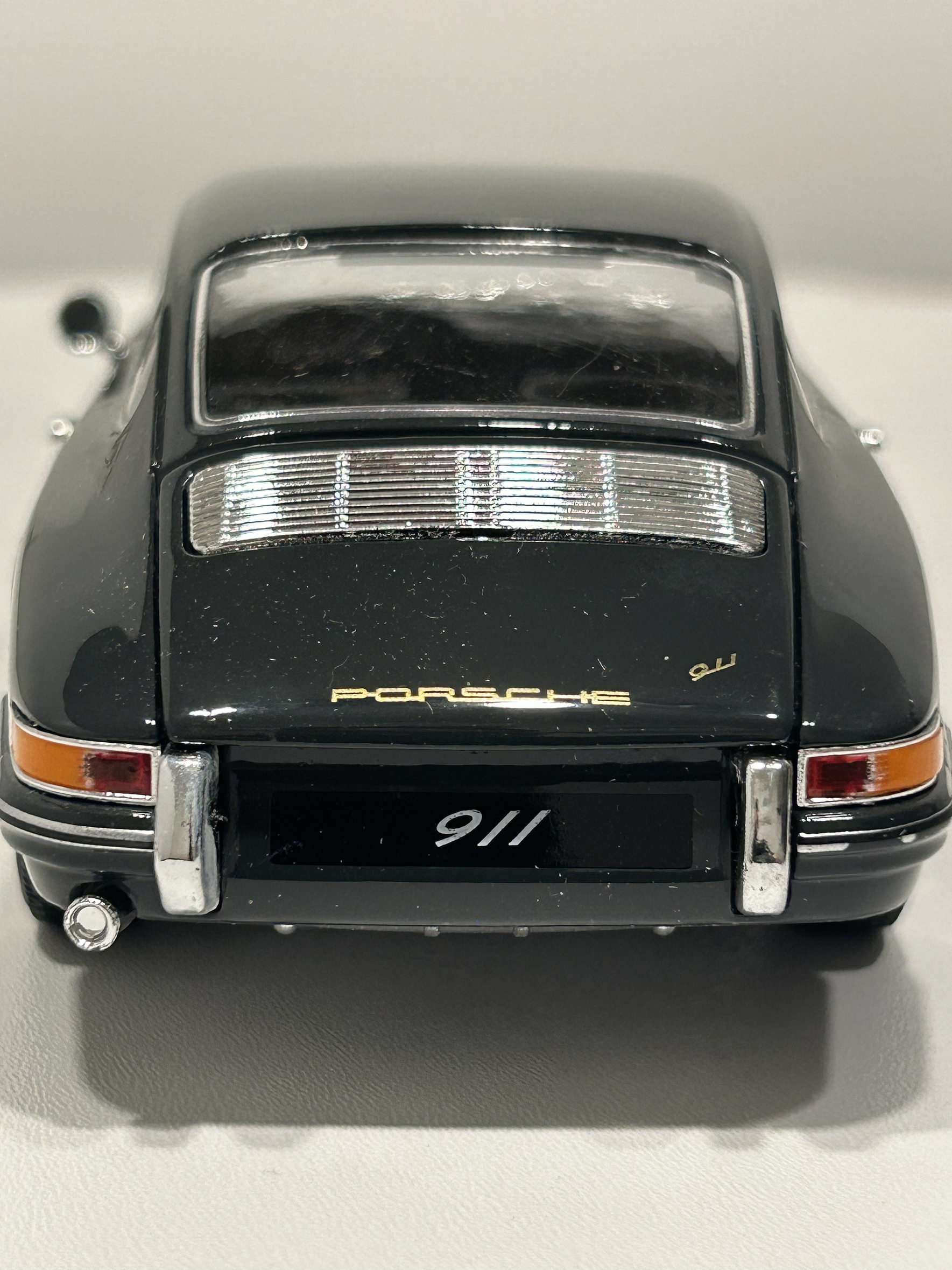 Porsche 911 Clásico 1964 – Modelo a Escala 1:24 Welly Diecast Coleccionable 7