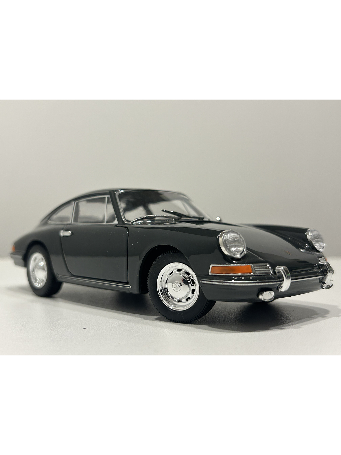Porsche 911 Clásico 1964 – Modelo a Escala 1:24 Welly Diecast Coleccionable 4