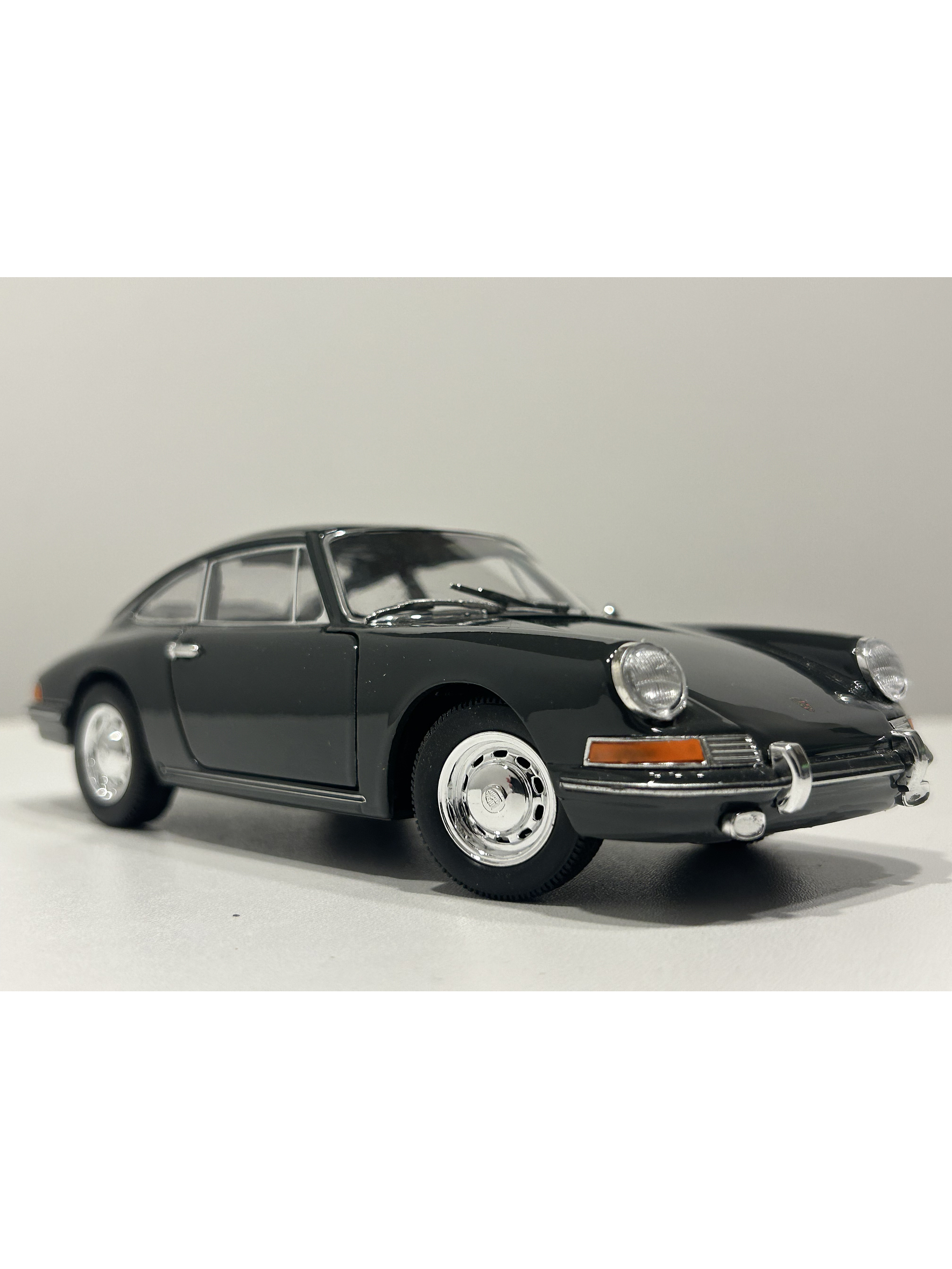 Porsche 911 Clásico 1964 – Modelo a Escala 1:24 Welly Diecast Coleccionable 4