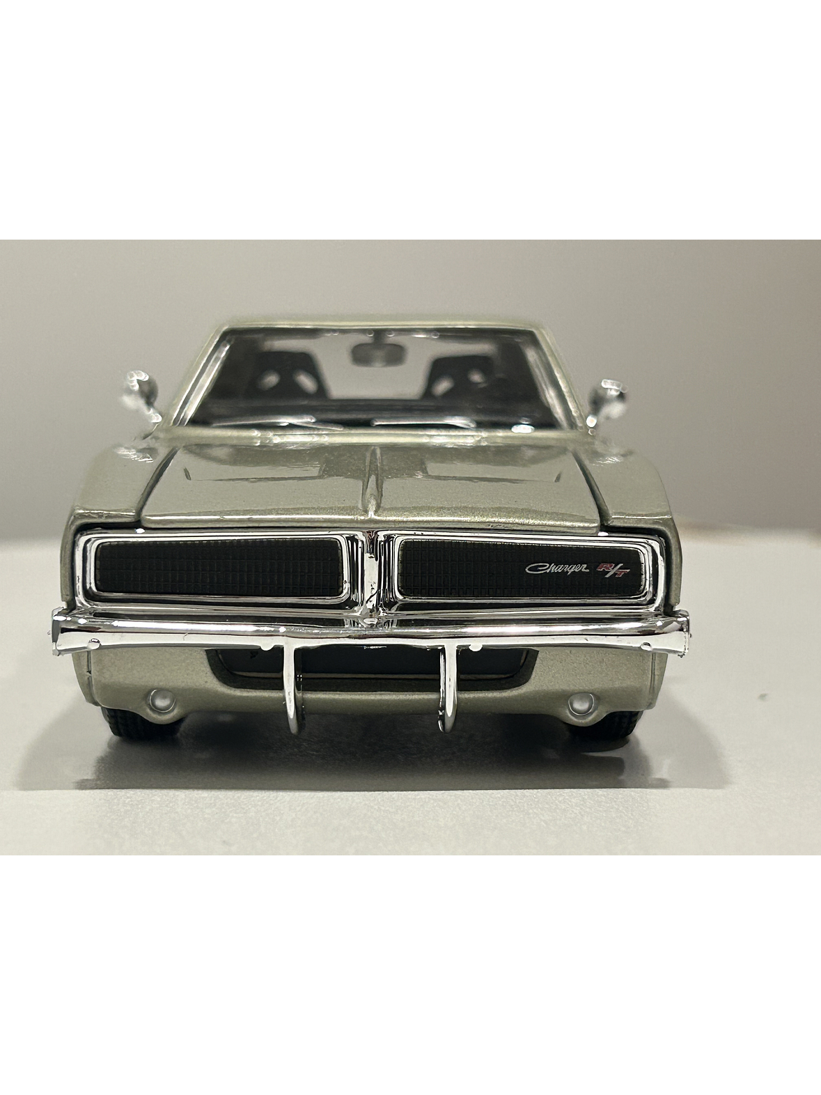 Dodge Charger R/T 1969 – Modelo a Escala 1:25 - Maisto Special Editions - Diecast Coleccionable 3