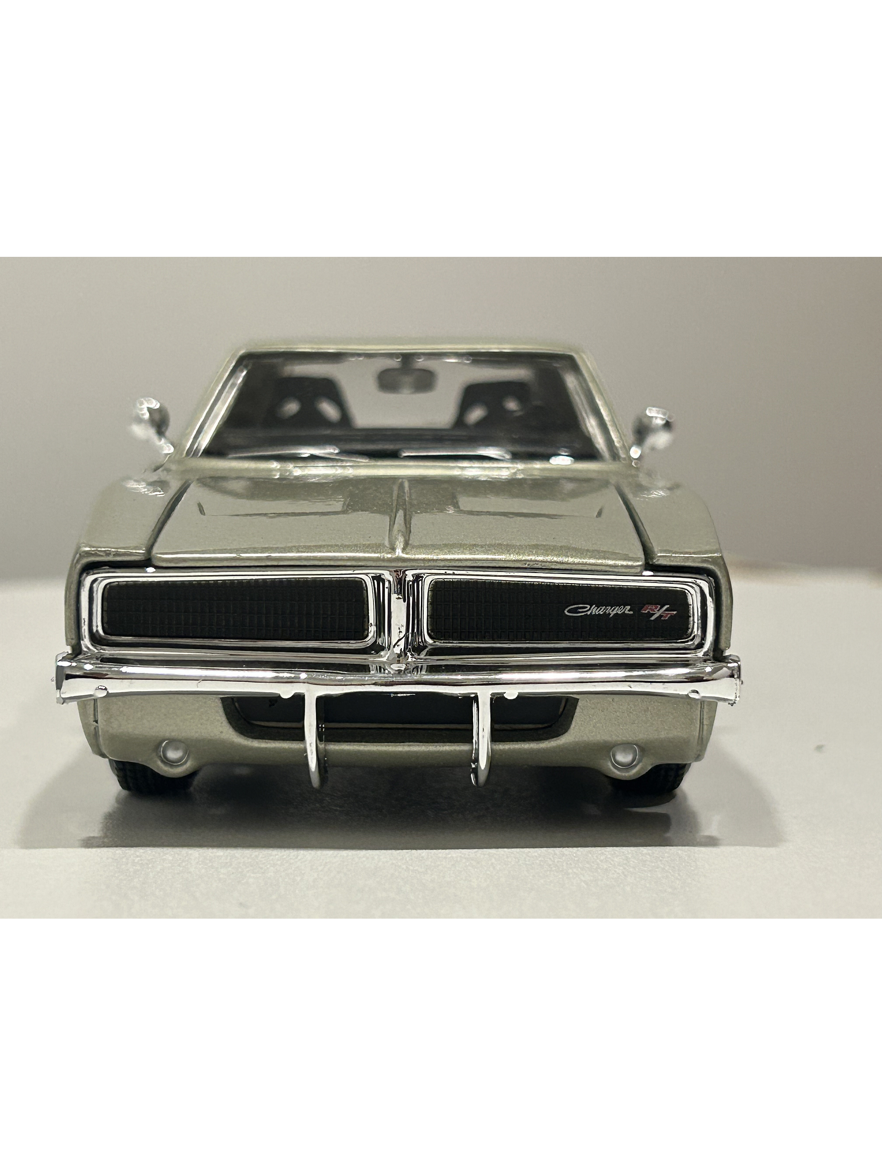 Dodge Charger R/T 1969 – Modelo a Escala 1:25 - Maisto Special Editions - Diecast Coleccionable 3