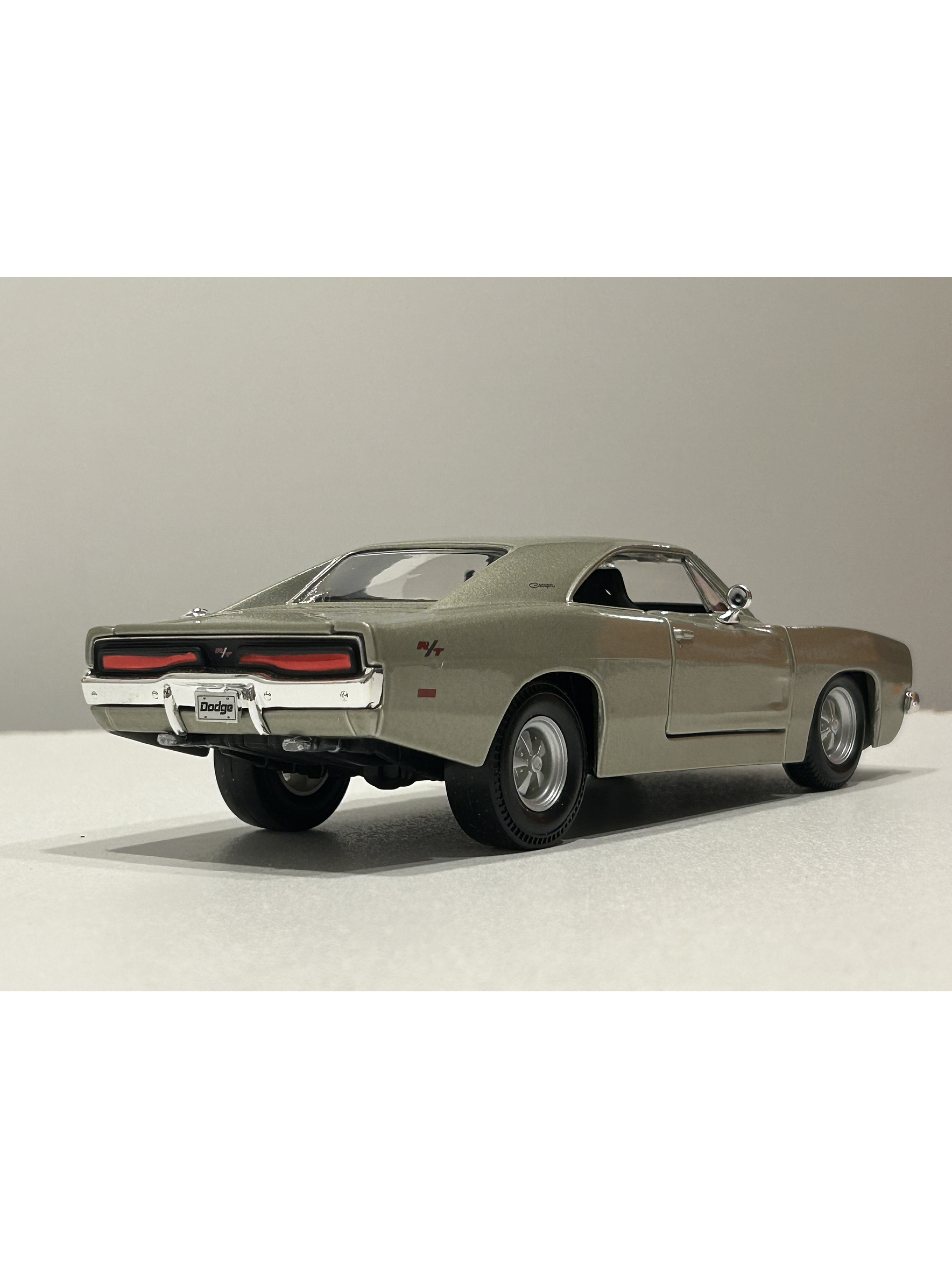 Dodge Charger R/T 1969 – Modelo a Escala 1:25 - Maisto Special Editions - Diecast Coleccionable 7
