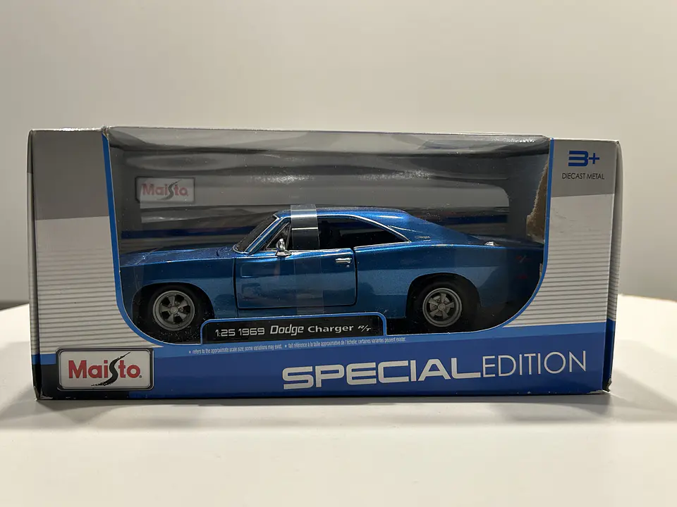 Dodge Charger R/T 1969 – Modelo a Escala 1:25 Maisto Diecast