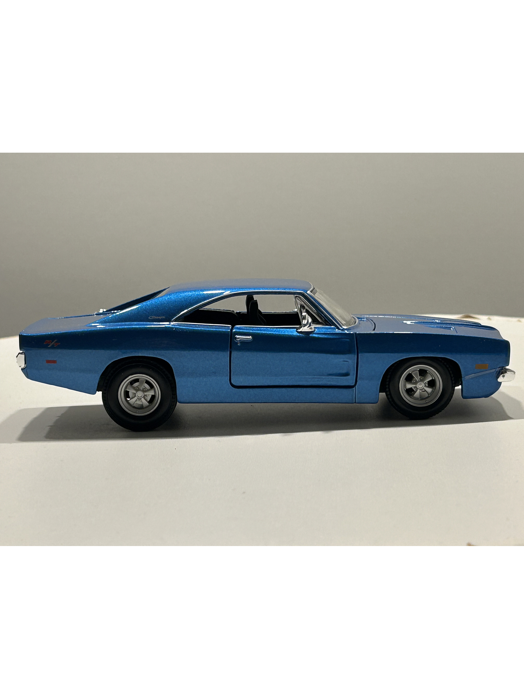 Dodge Charger R/T 1969 – Modelo a Escala 1:25 - Maisto Special Editions - Diecast Coleccionable 16