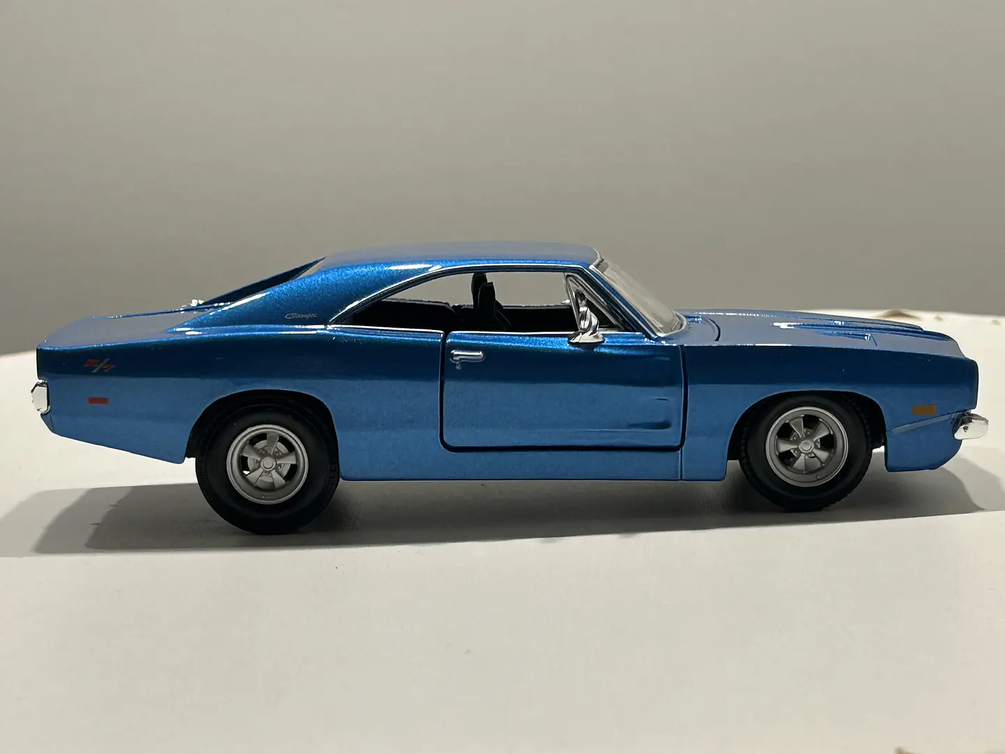 Auto Dodge Charger R/T 1969 | Maisto Escala 1:25 16