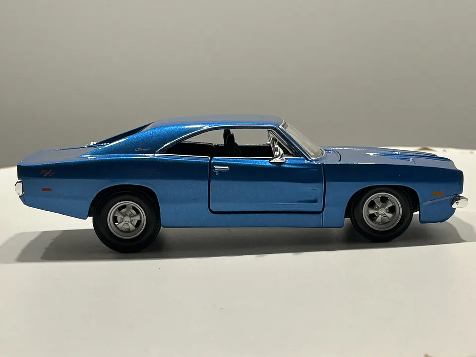 Auto Dodge Charger R/T 1969 | Maisto Escala 1:25 16