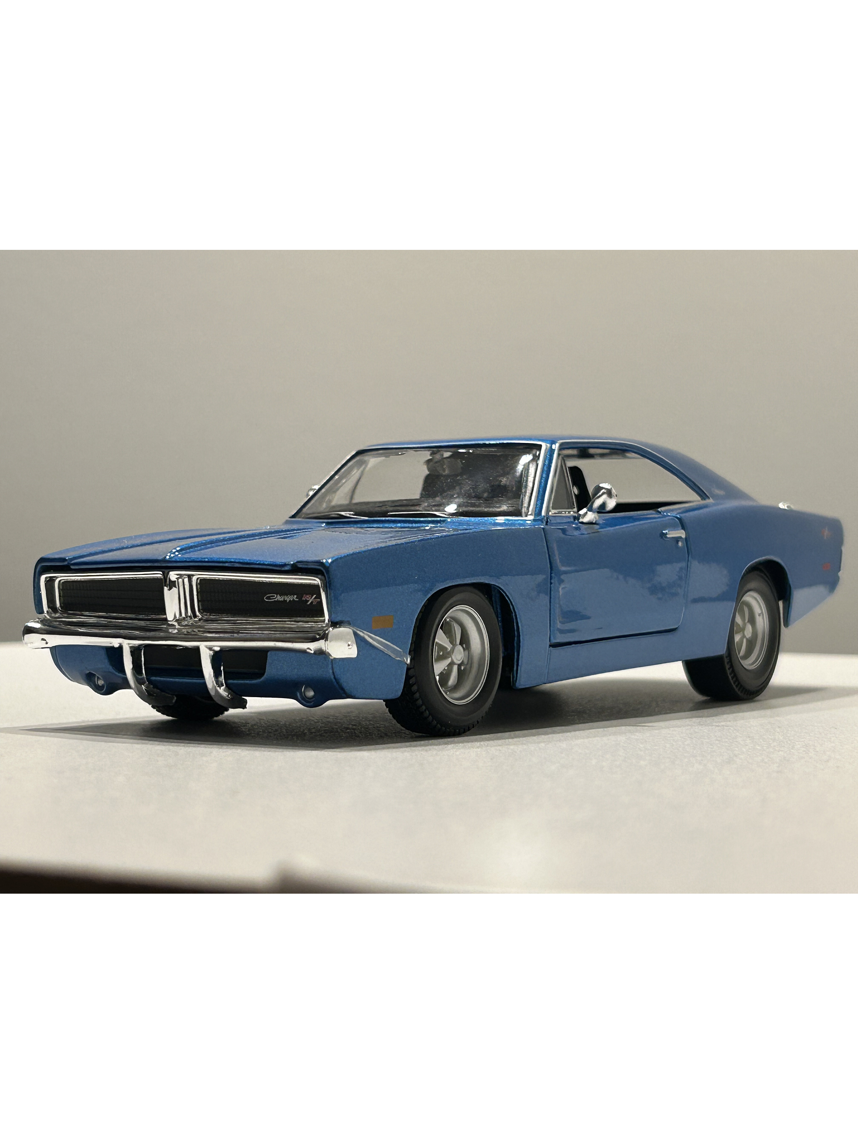 Dodge Charger R/T 1969 – Modelo a Escala 1:25 - Maisto Special Editions - Diecast Coleccionable 11