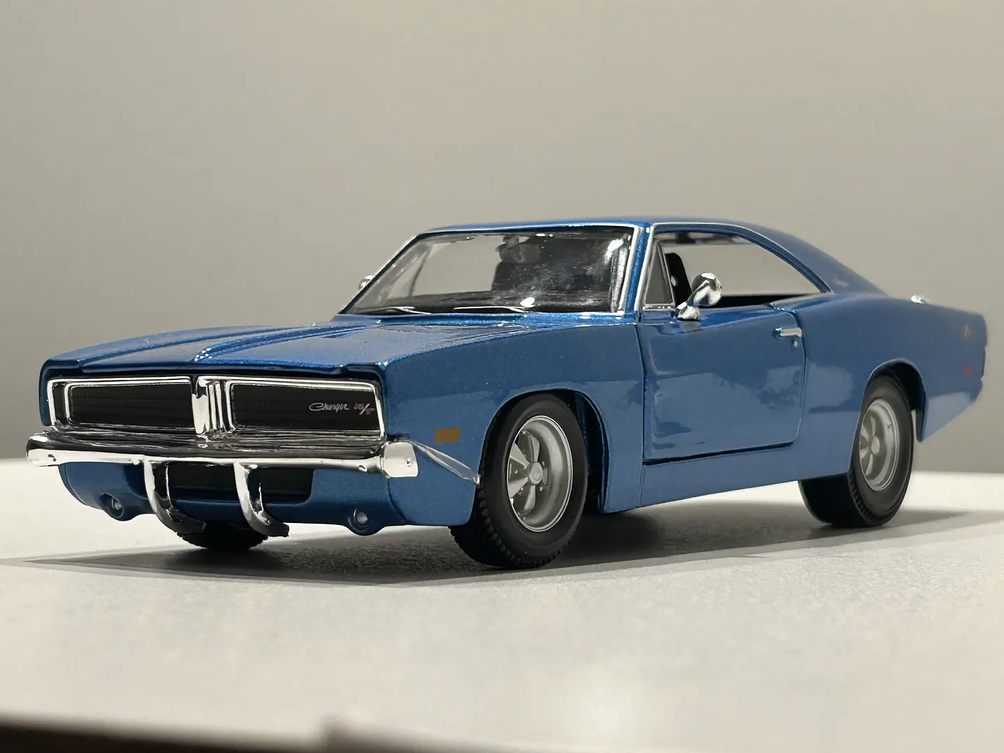 Auto Dodge Charger R/T 1969 | Maisto Escala 1:25 11