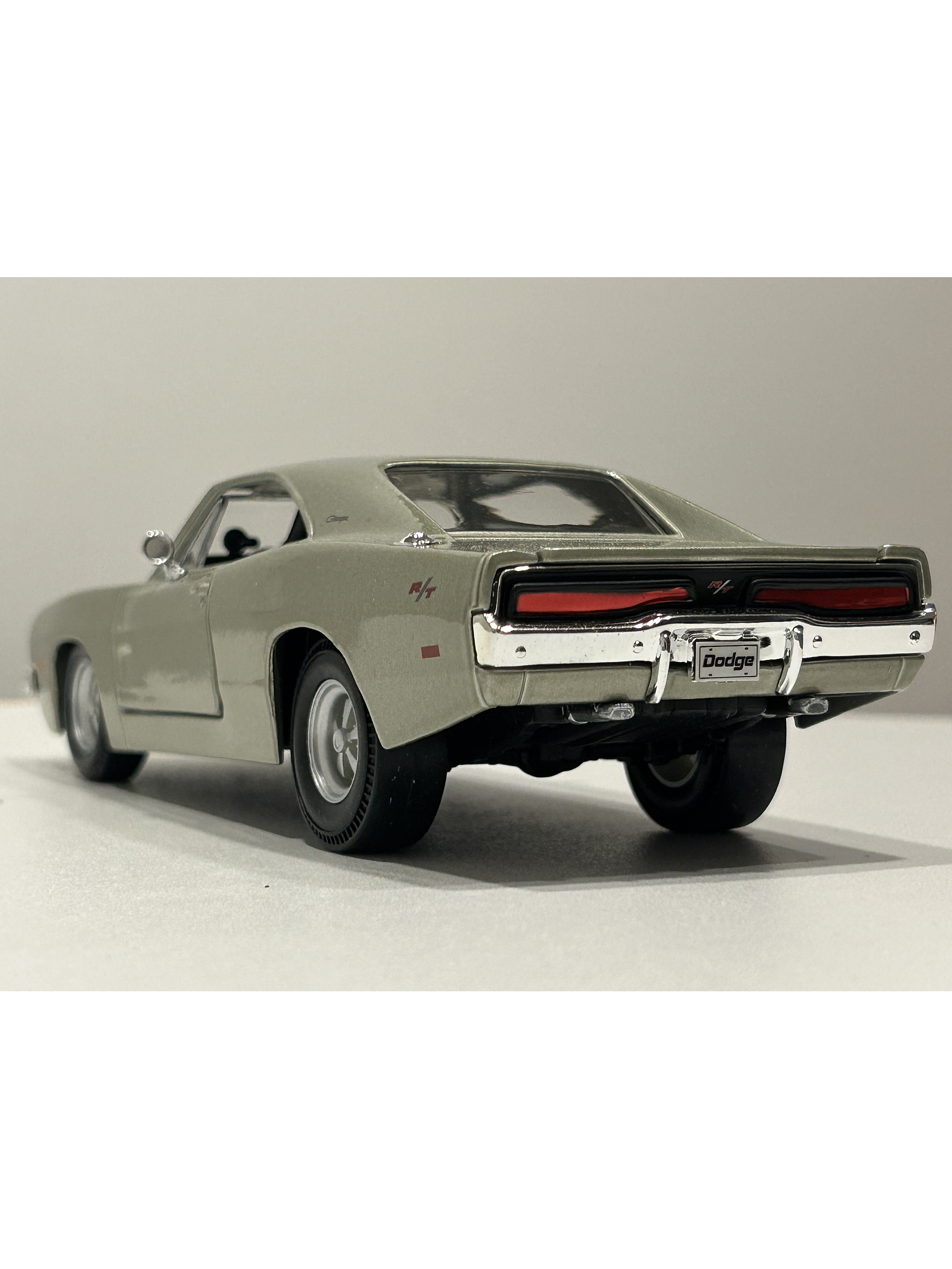 Dodge Charger R/T 1969 – Modelo a Escala 1:25 - Maisto Special Editions - Diecast Coleccionable 8