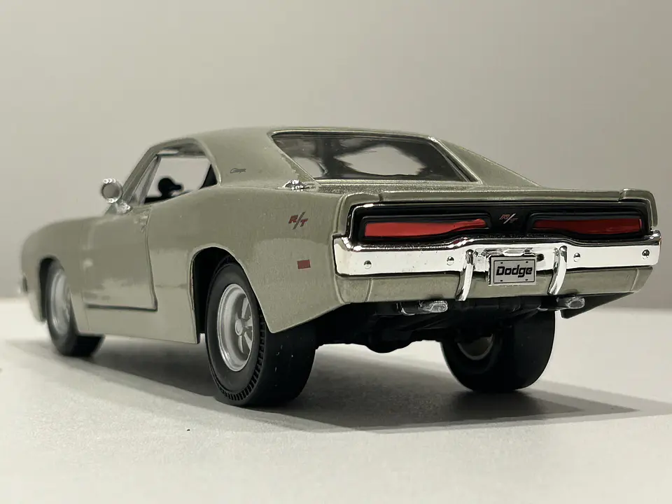 Auto Dodge Charger R/T 1969 | Maisto Escala 1:25 8