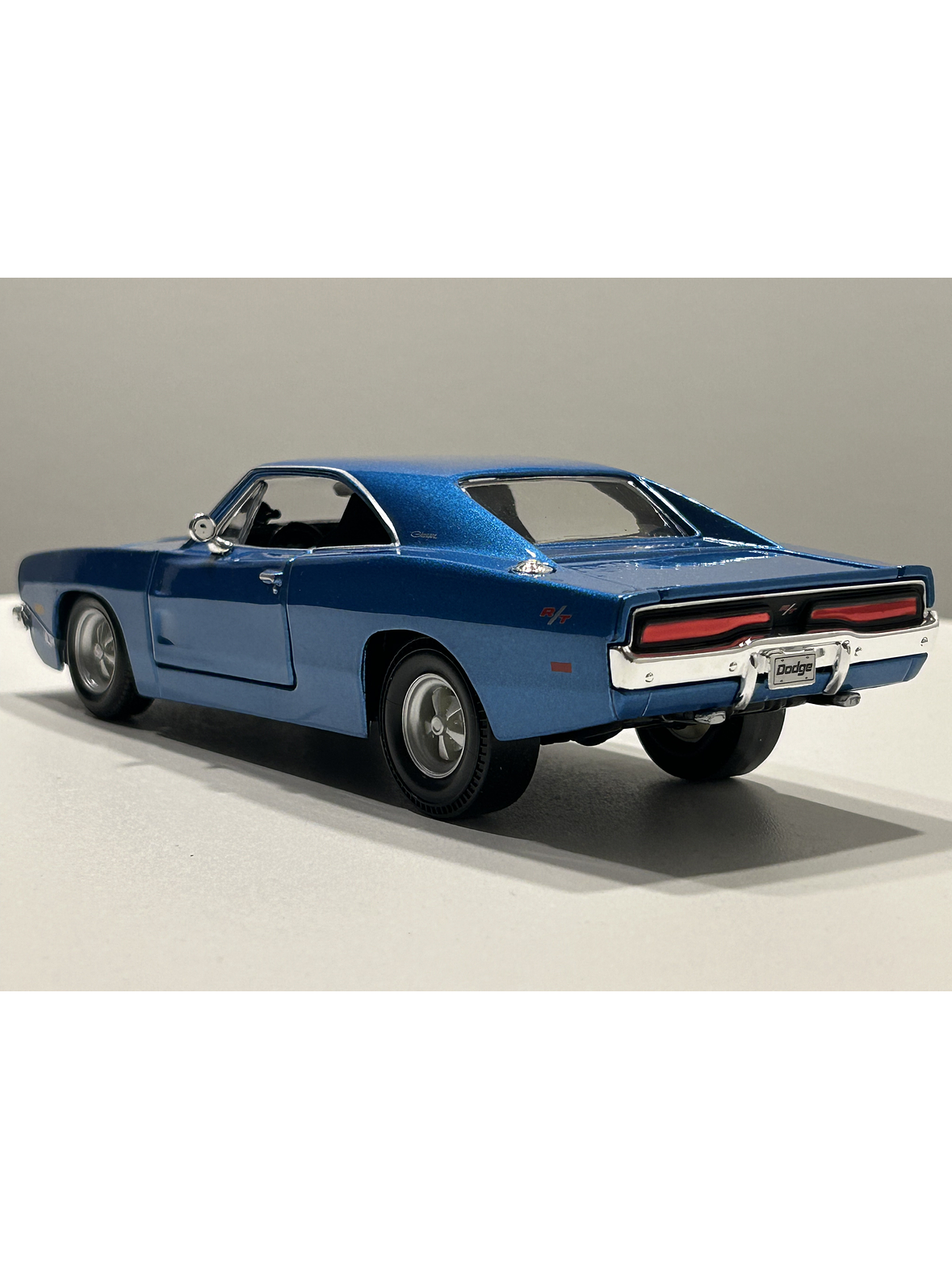 Dodge Charger R/T 1969 – Modelo a Escala 1:25 - Maisto Special Editions - Diecast Coleccionable 18