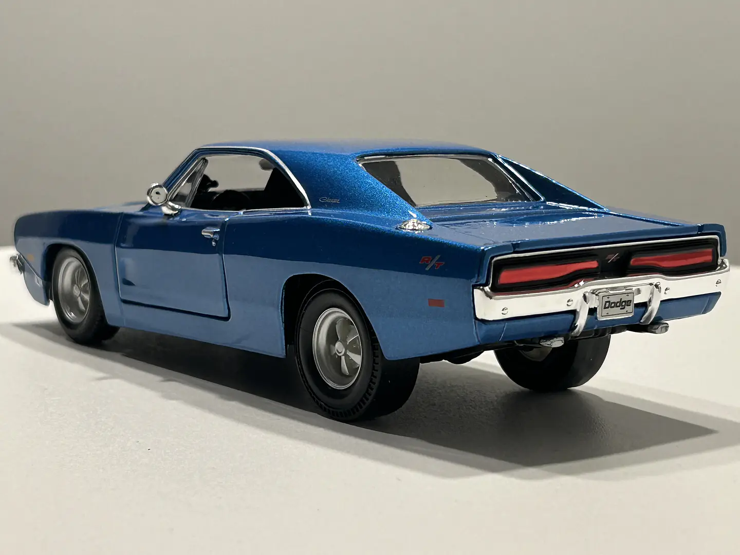 Auto Dodge Charger R/T 1969 | Maisto Escala 1:25 18