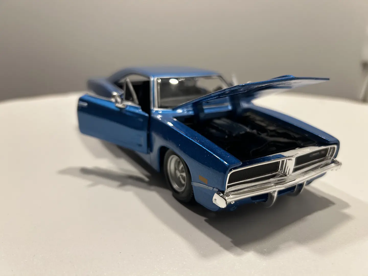 Auto Dodge Charger R/T 1969 | Maisto Escala 1:25 14