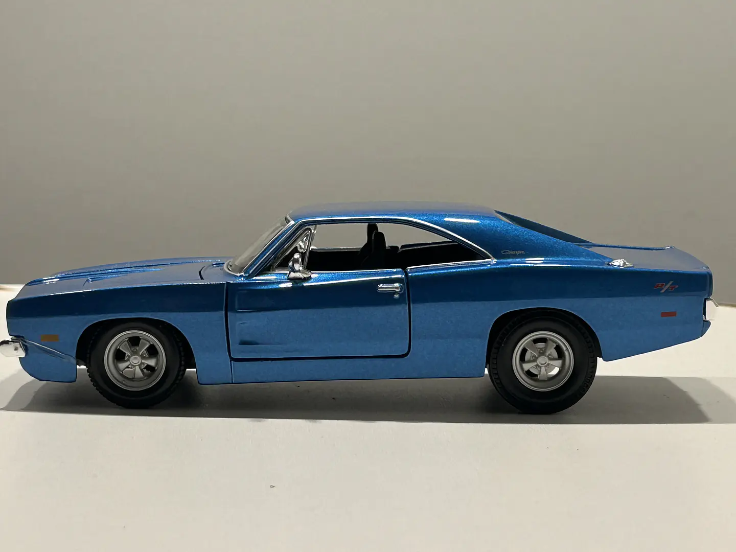 Auto Dodge Charger R/T 1969 | Maisto Escala 1:25 19