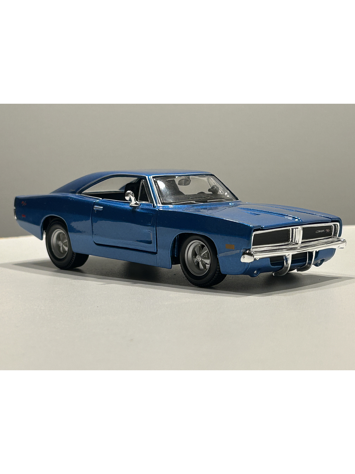 Dodge Charger R/T 1969 – Modelo a Escala 1:25 - Maisto Special Editions - Diecast Coleccionable 13