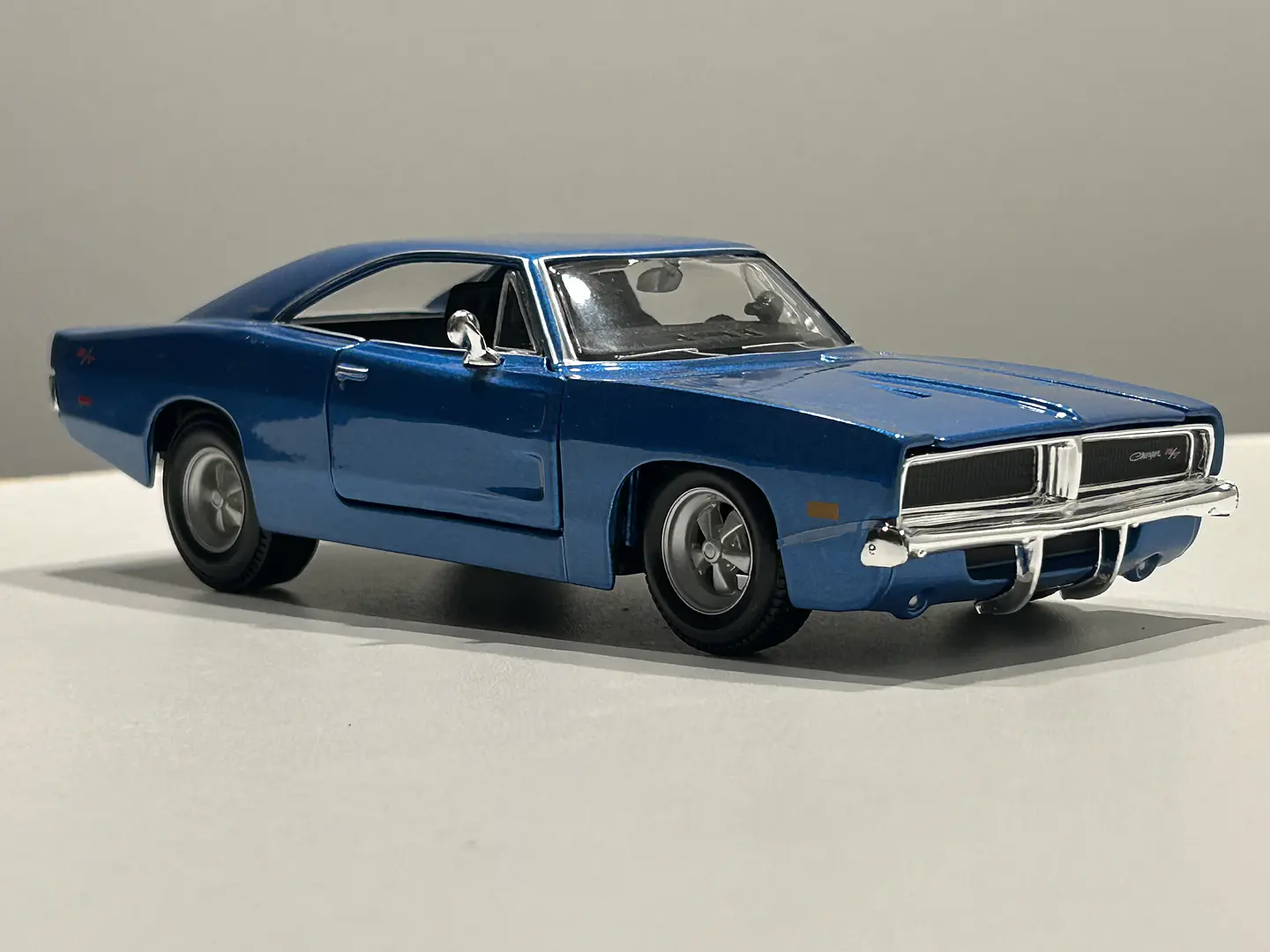 Auto Dodge Charger R/T 1969 | Maisto Escala 1:25 13