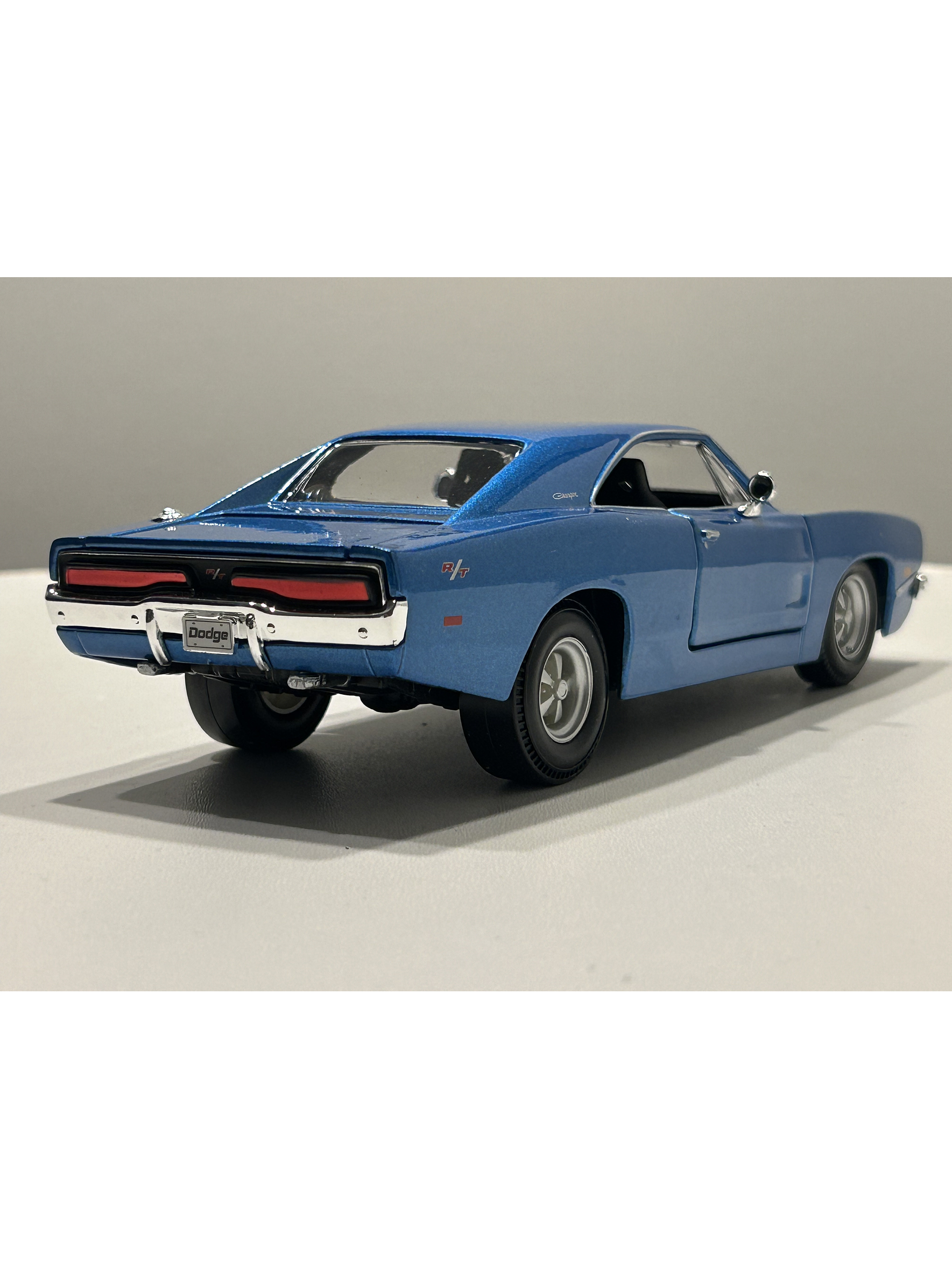 Dodge Charger R/T 1969 – Modelo a Escala 1:25 - Maisto Special Editions - Diecast Coleccionable 17