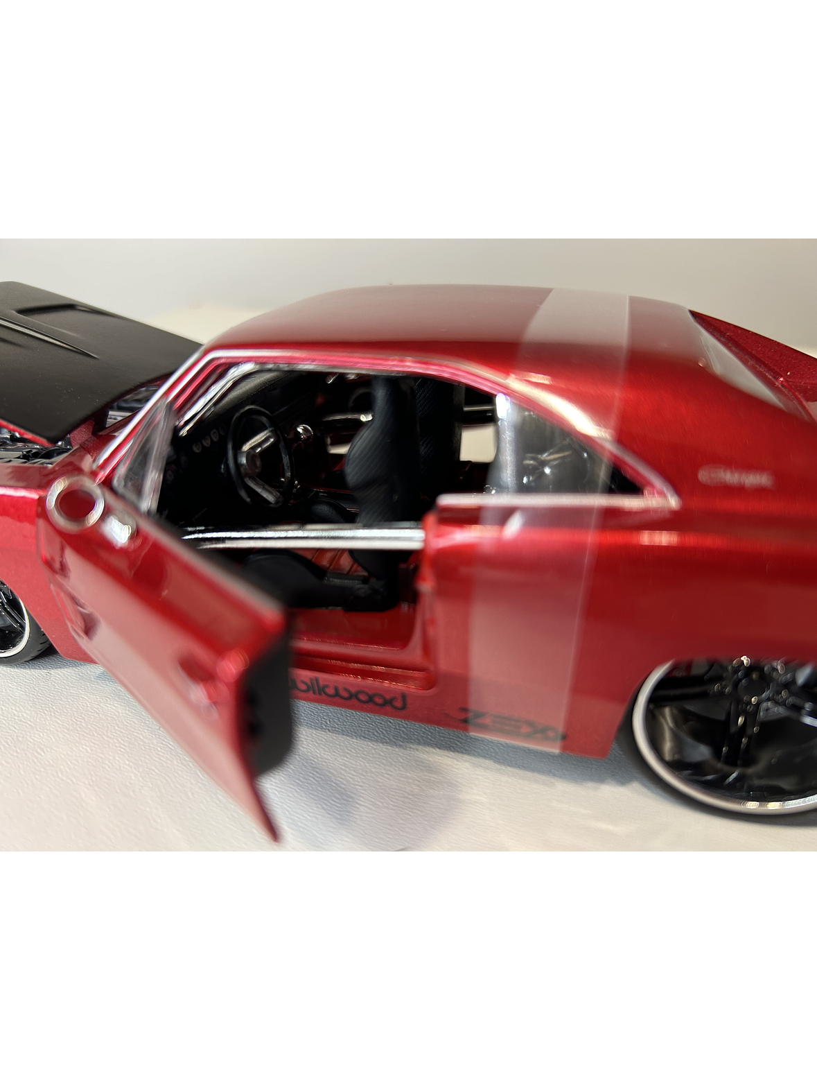 Dodge Charger R/T 1969 – Modelo a Escala 1:25 - Maisto Special Editions - Diecast Coleccionable 31
