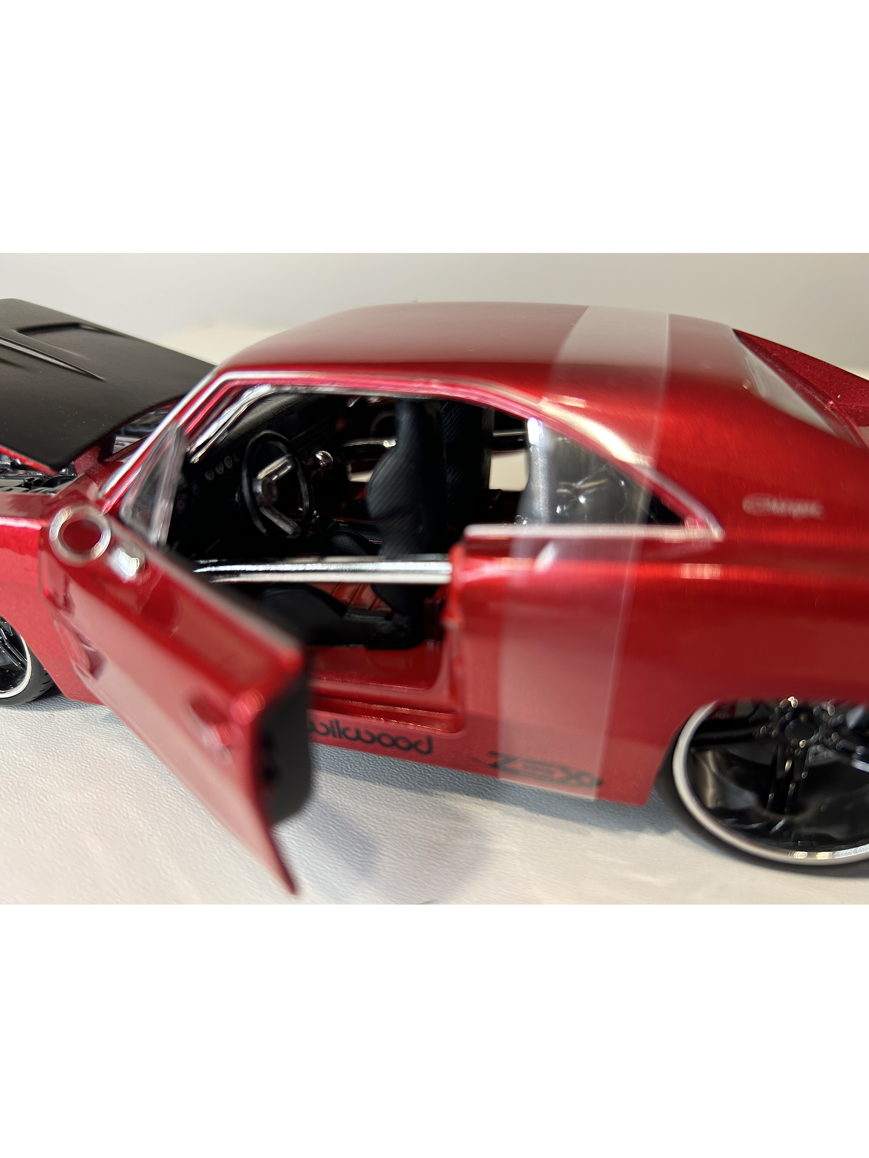 Dodge Charger R/T 1969 – Modelo a Escala 1:25 - Maisto Special Editions - Diecast Coleccionable 31
