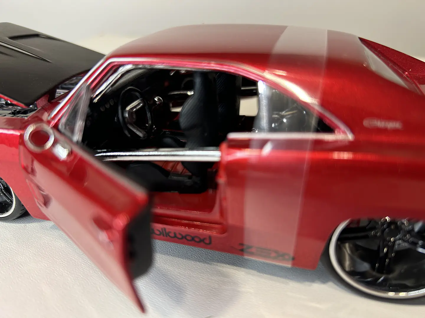 Auto Dodge Charger R/T 1969 | Maisto Escala 1:25 31