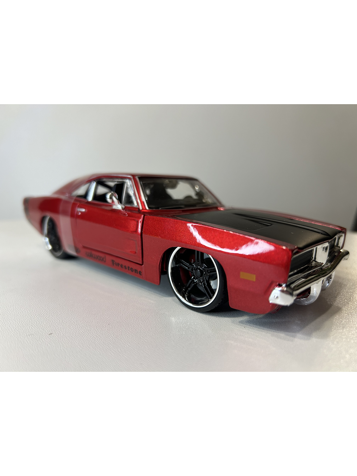 Dodge Charger R/T 1969 – Modelo a Escala 1:25 - Maisto Special Editions - Diecast Coleccionable 24