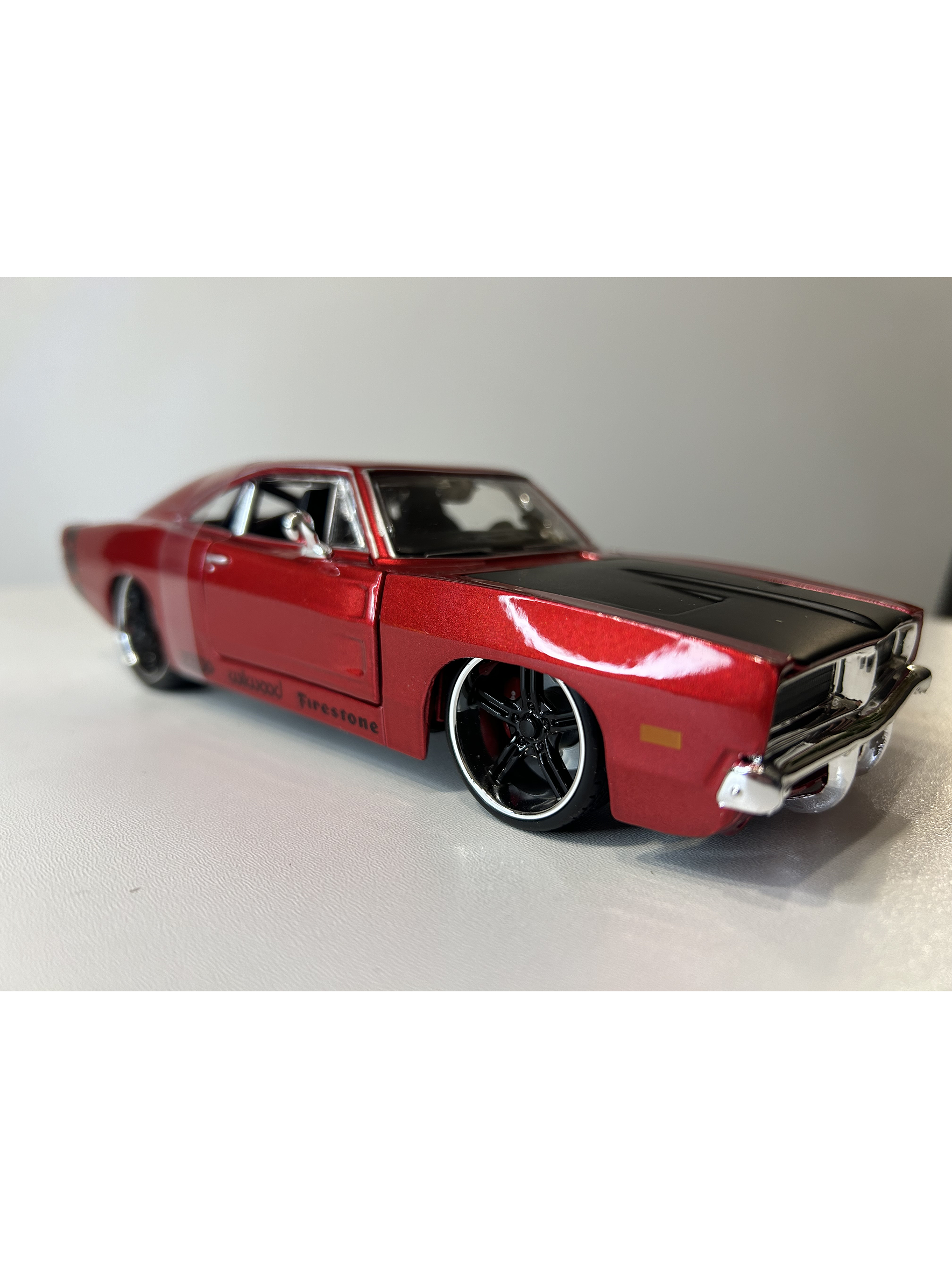 Dodge Charger R/T 1969 – Modelo a Escala 1:25 - Maisto Special Editions - Diecast Coleccionable 24