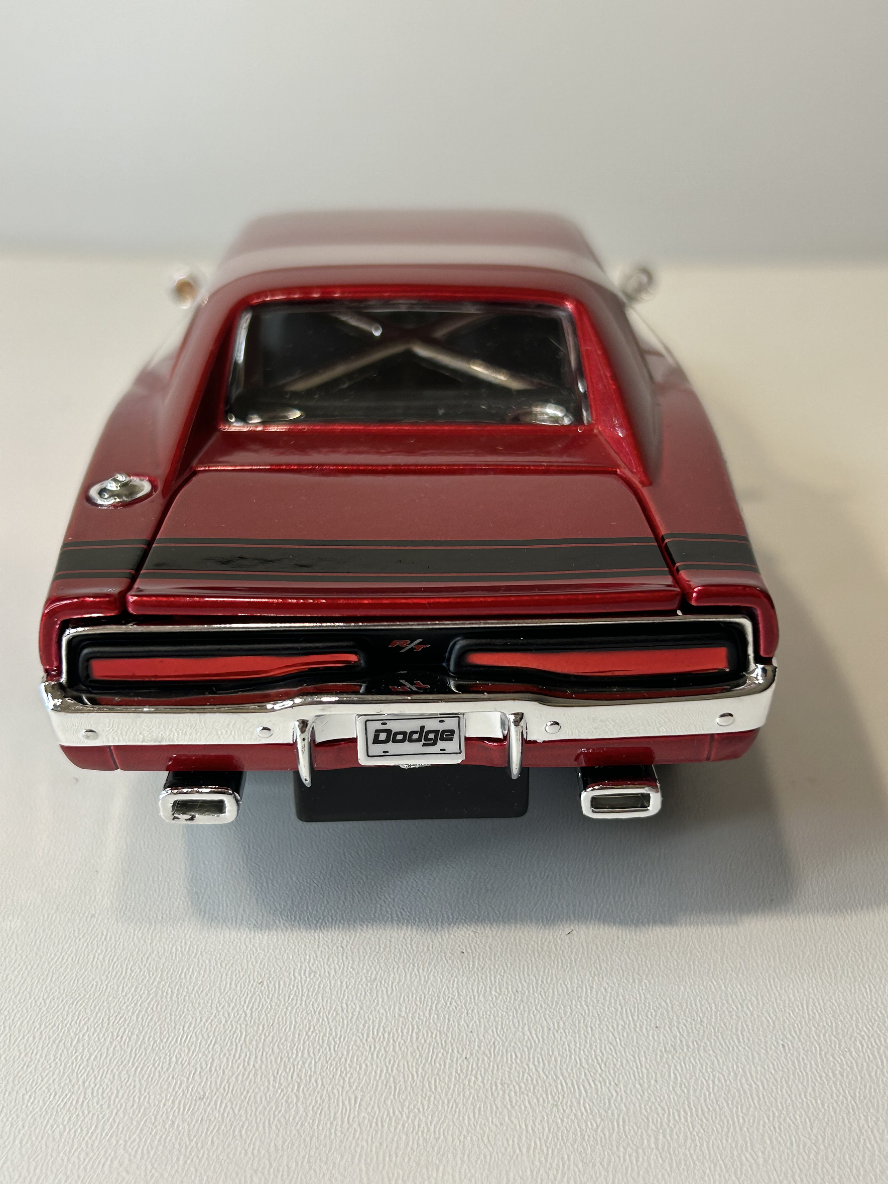 Dodge Charger R/T 1969 – Modelo a Escala 1:25 - Maisto Special Editions - Diecast Coleccionable 28