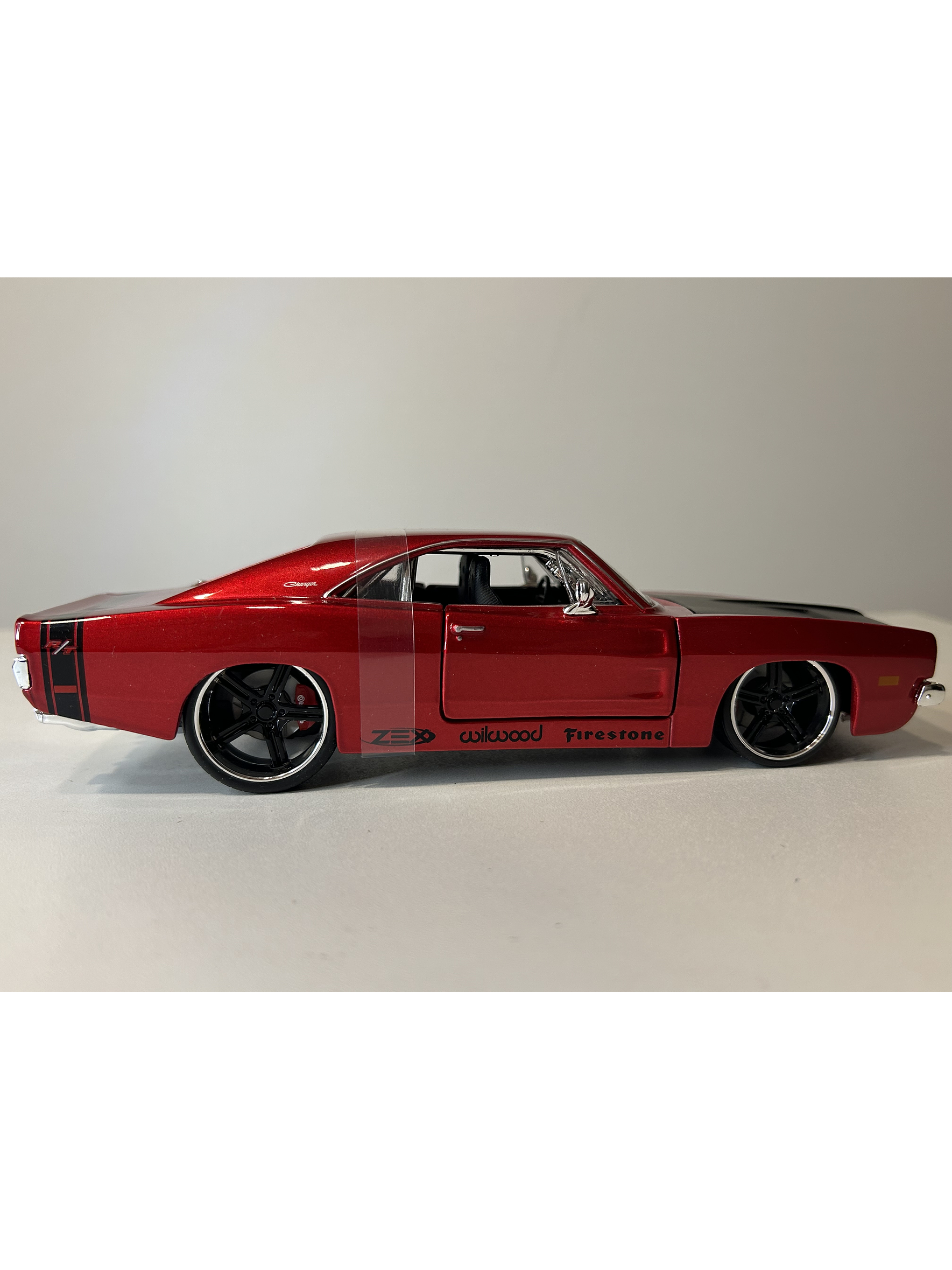 Dodge Charger R/T 1969 – Modelo a Escala 1:25 - Maisto Special Editions - Diecast Coleccionable 26