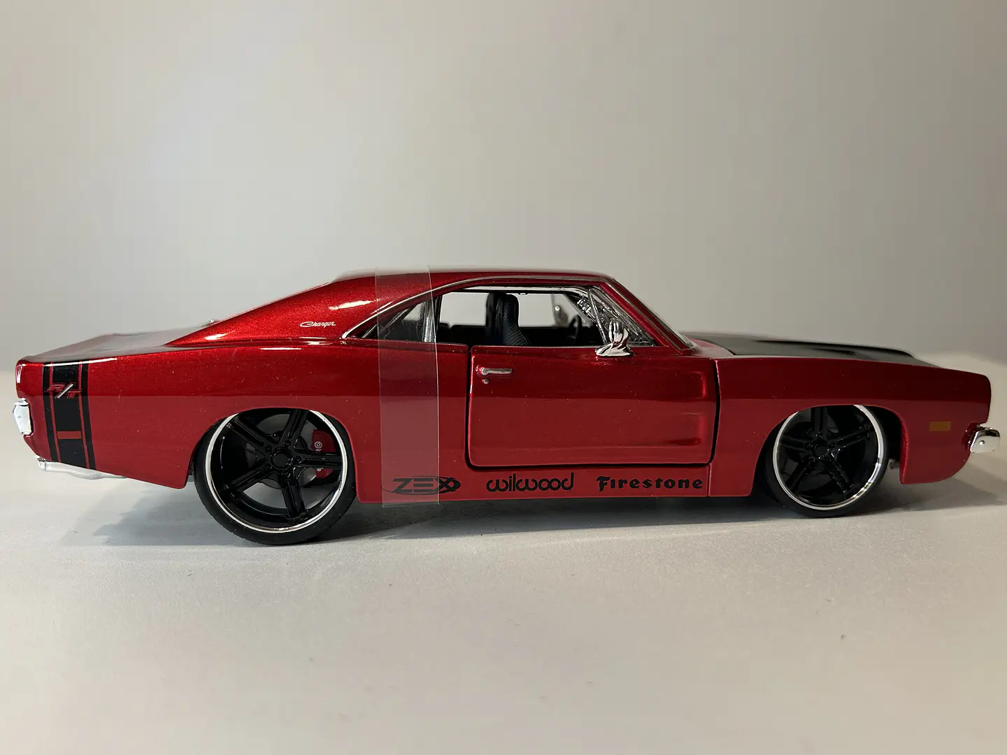 Auto Dodge Charger R/T 1969 | Maisto Escala 1:25 26