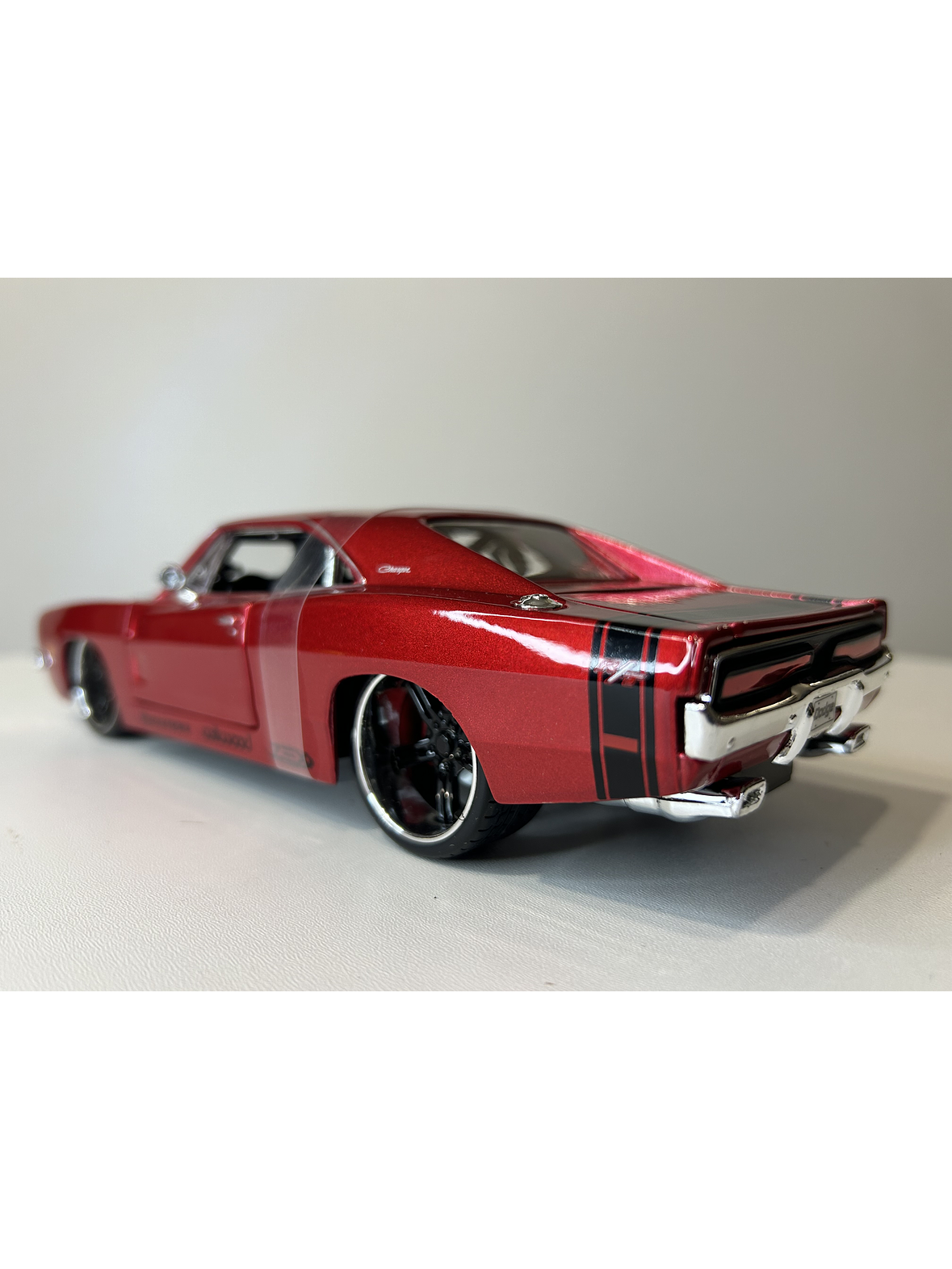 Dodge Charger R/T 1969 – Modelo a Escala 1:25 - Maisto Special Editions - Diecast Coleccionable 30
