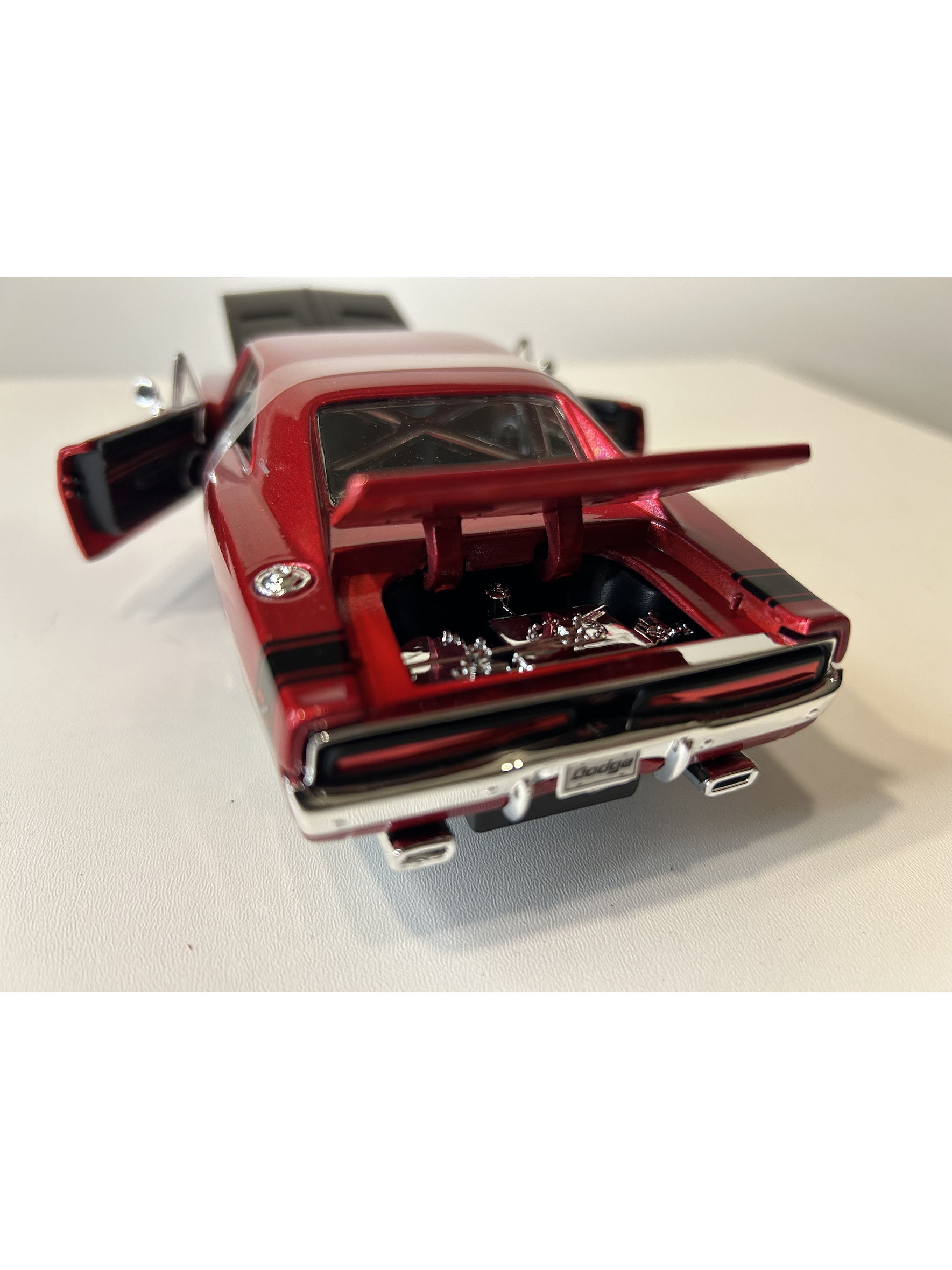 Dodge Charger R/T 1969 – Modelo a Escala 1:25 - Maisto Special Editions - Diecast Coleccionable 29