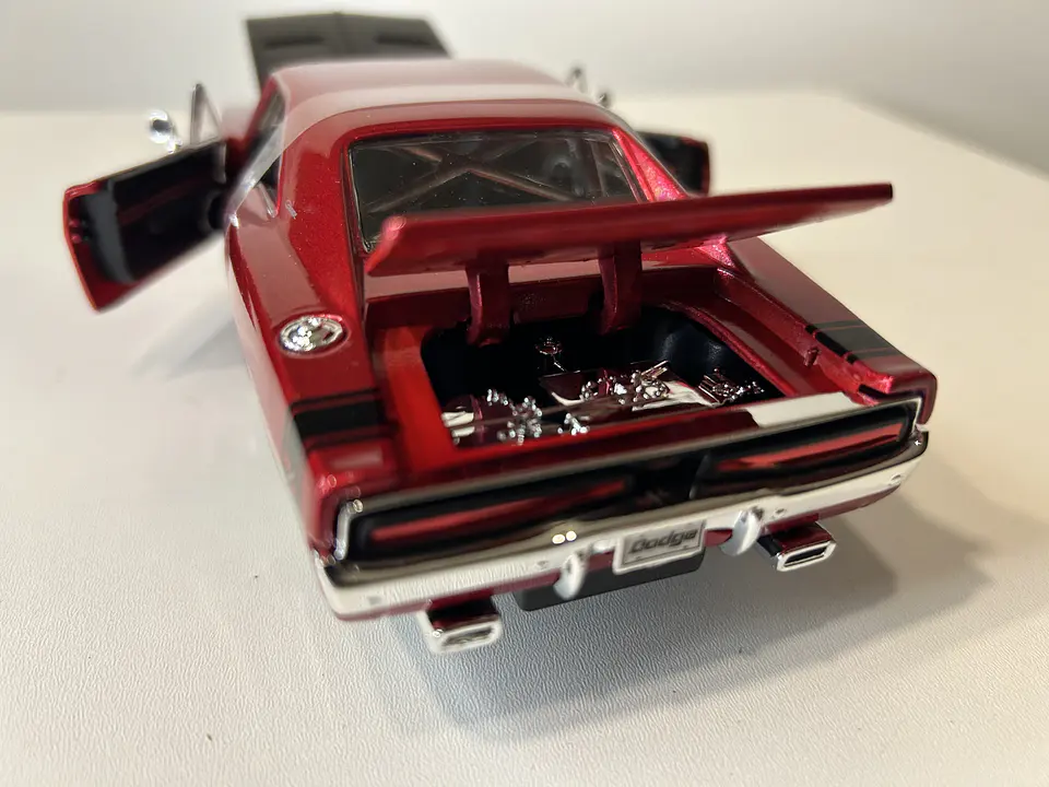 Auto Dodge Charger R/T 1969 | Maisto Escala 1:25 29
