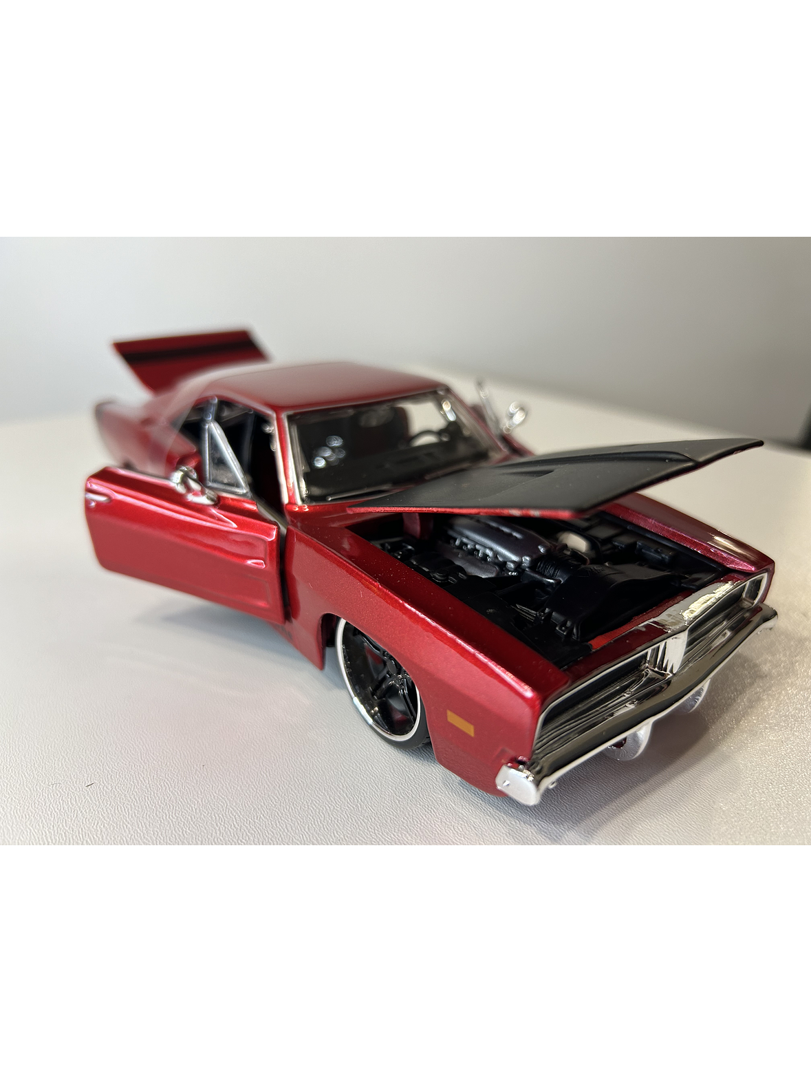 Dodge Charger R/T 1969 – Modelo a Escala 1:25 - Maisto Special Editions - Diecast Coleccionable 25