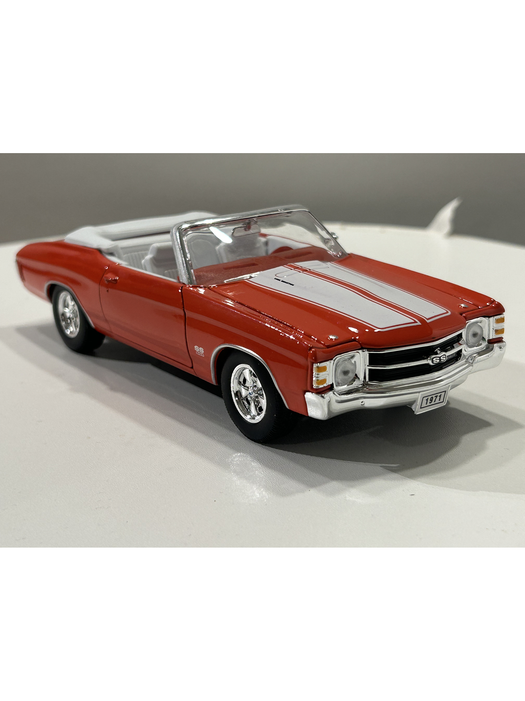 Chevrolet Chevelle SS 454 Convertible 1971 – Modelo a Escala 1:24 Welly Diecast Coleccionable 3