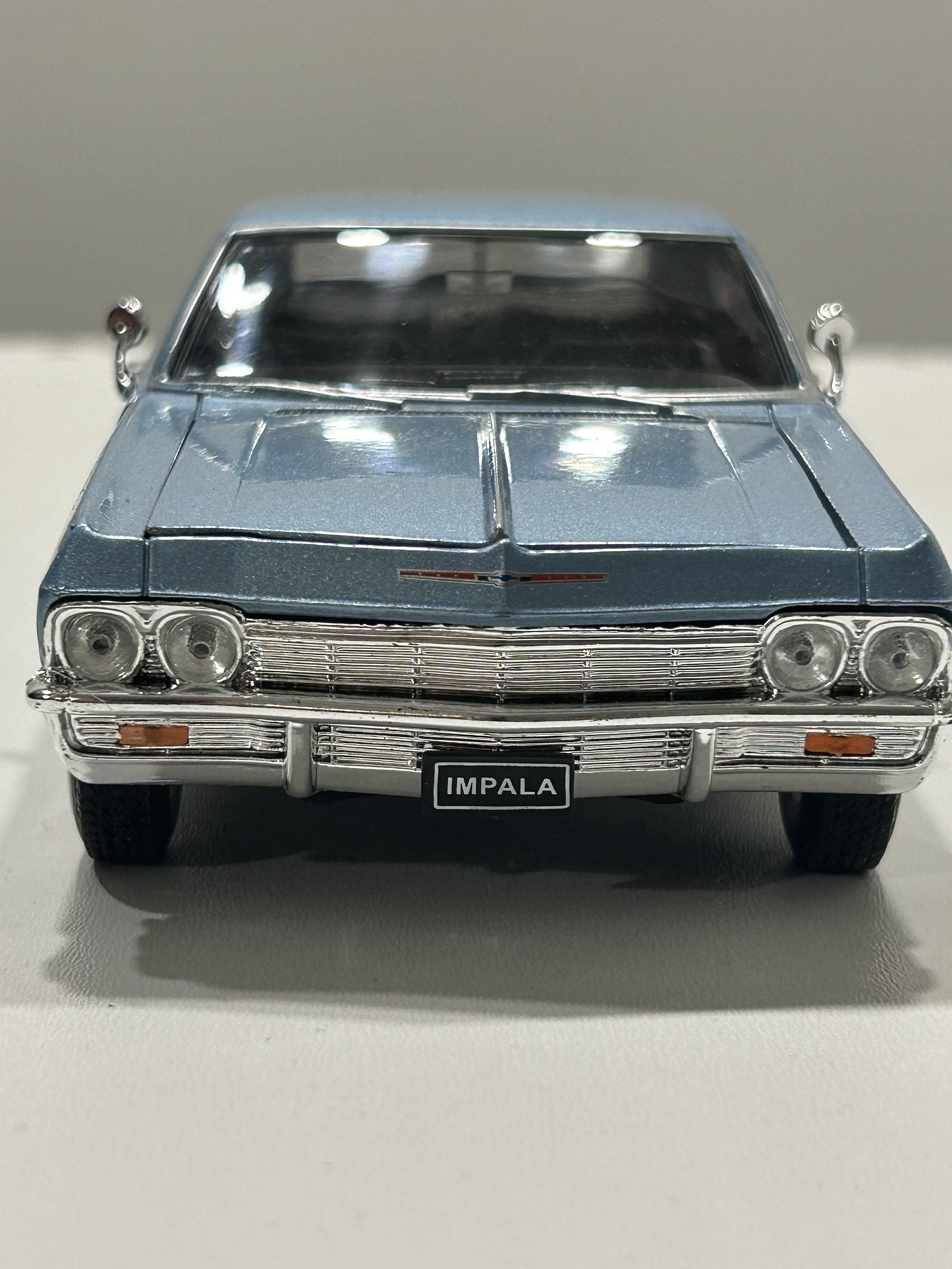 Chevrolet Impala SS 396 1965 – Modelo a Escala 1:24 Welly Diecast Coleccionable 2