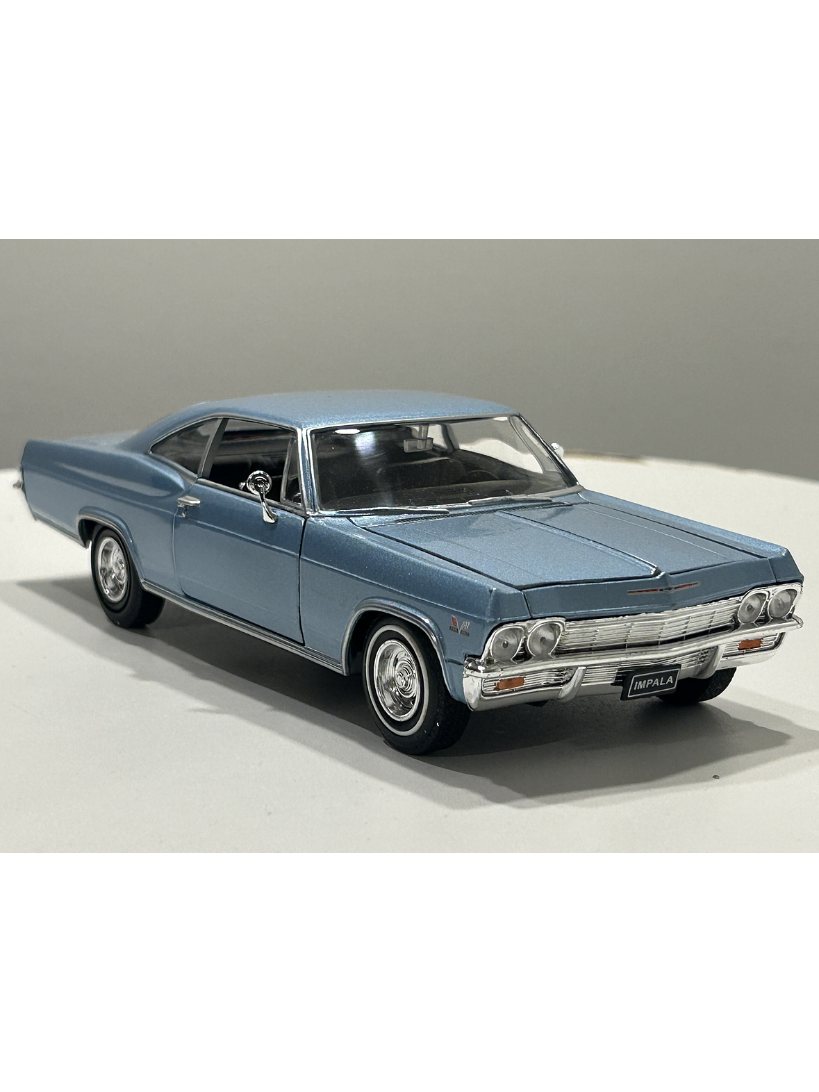 Chevrolet Impala SS 396 1965 – Modelo a Escala 1:24 Welly Diecast Coleccionable 3