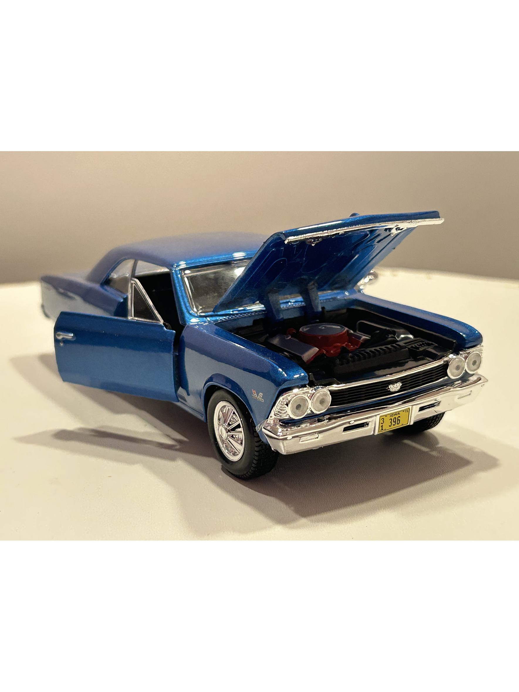 Chevrolet Chevelle SS 396 1966 – Modelo a Escala 1:24 Maisto Diecast Coleccionable 4